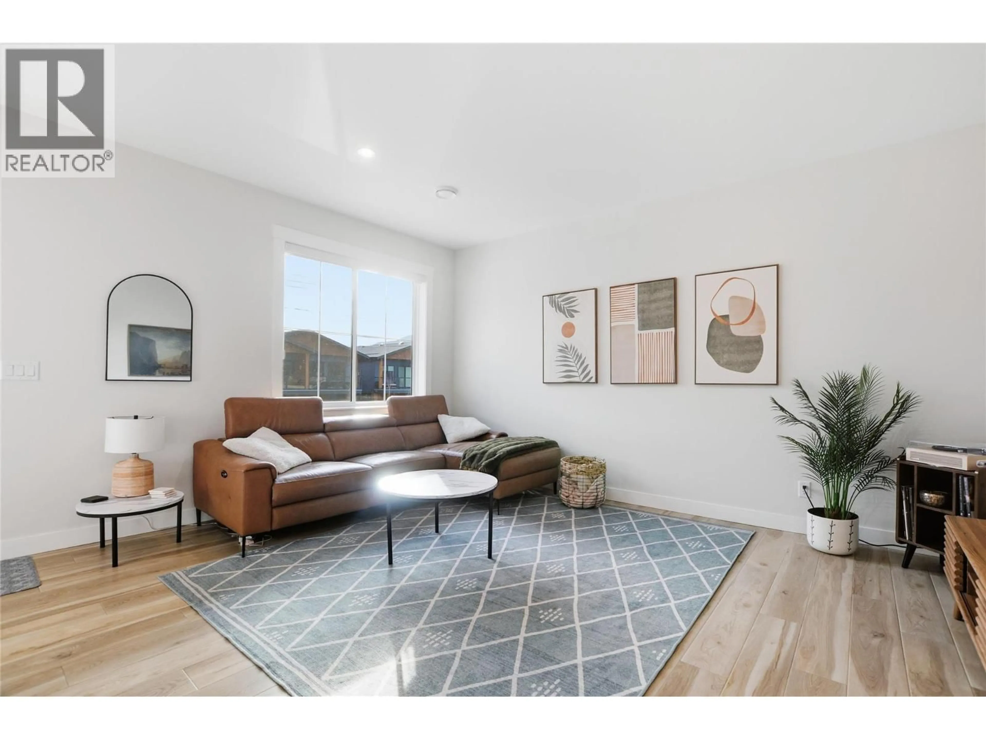 Living room with furniture, unknown for 101 - 241 NELSON AVENUE, Penticton British Columbia V2A2L1