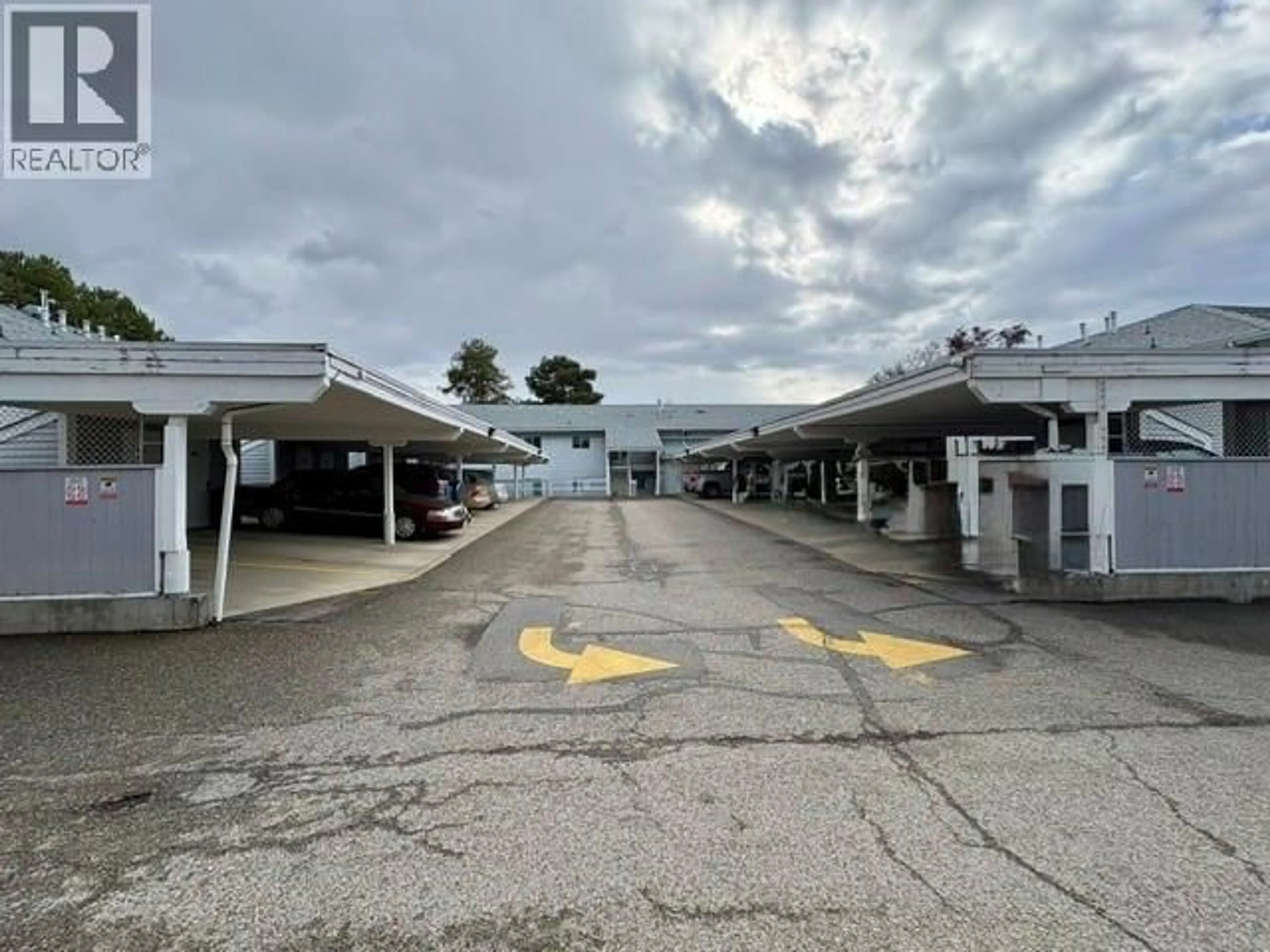 Patio, street for 101 - 2806 35 STREET, Vernon British Columbia v1t6b5