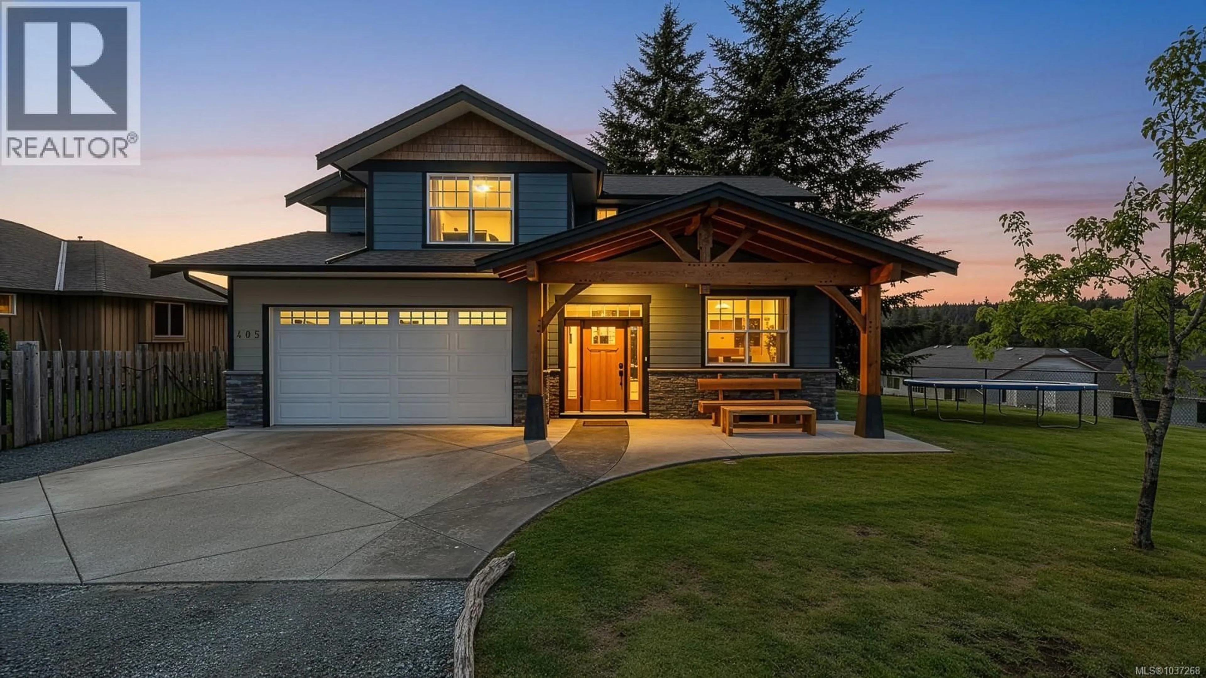 Home with vinyl exterior material, street for 405 ROCKLAND ROAD, Campbell River British Columbia V9W1N7