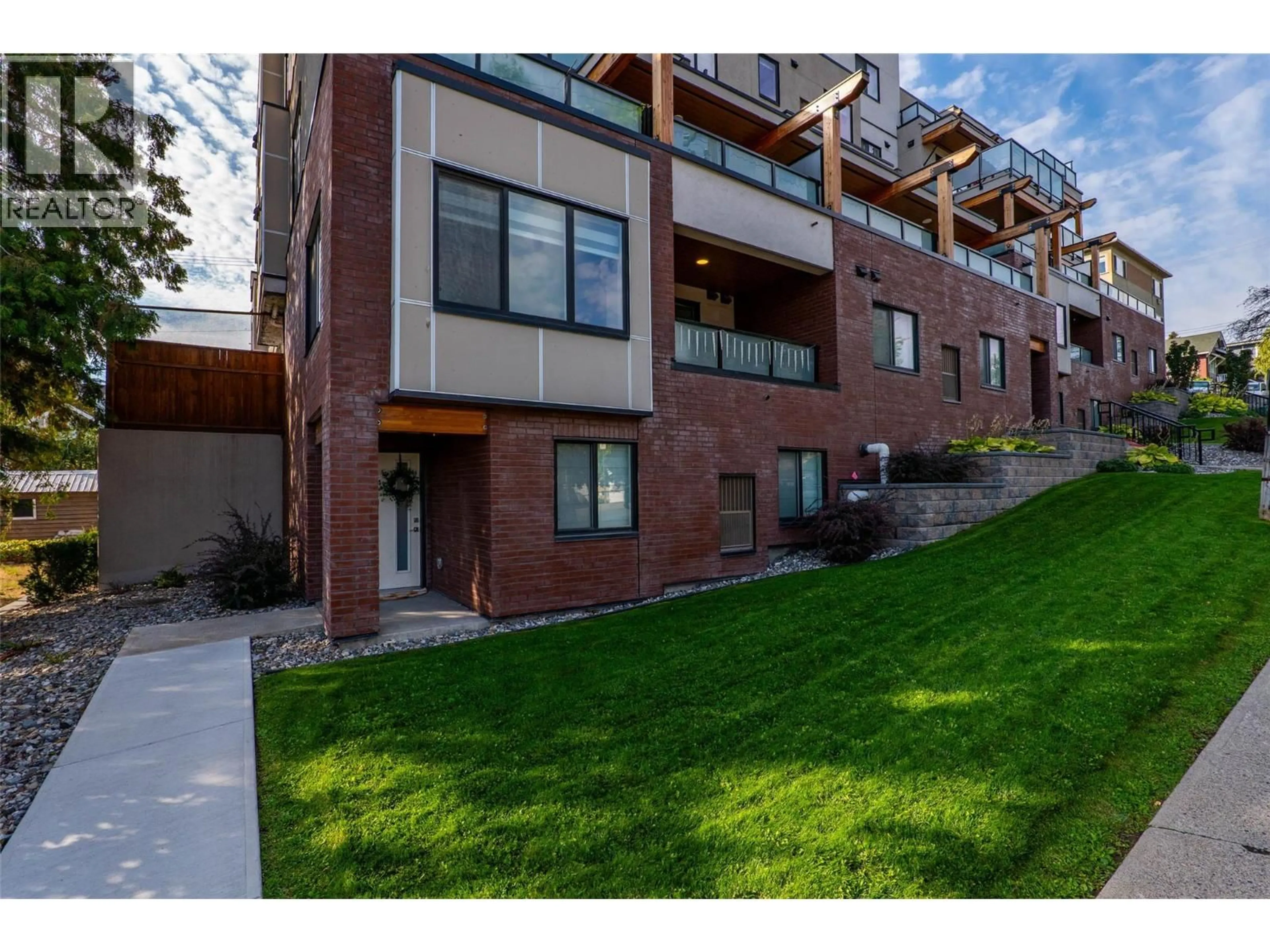 Home with brick exterior material, street for 104 - 227 BATTLE STREET, Kamloops British Columbia V2C2L3