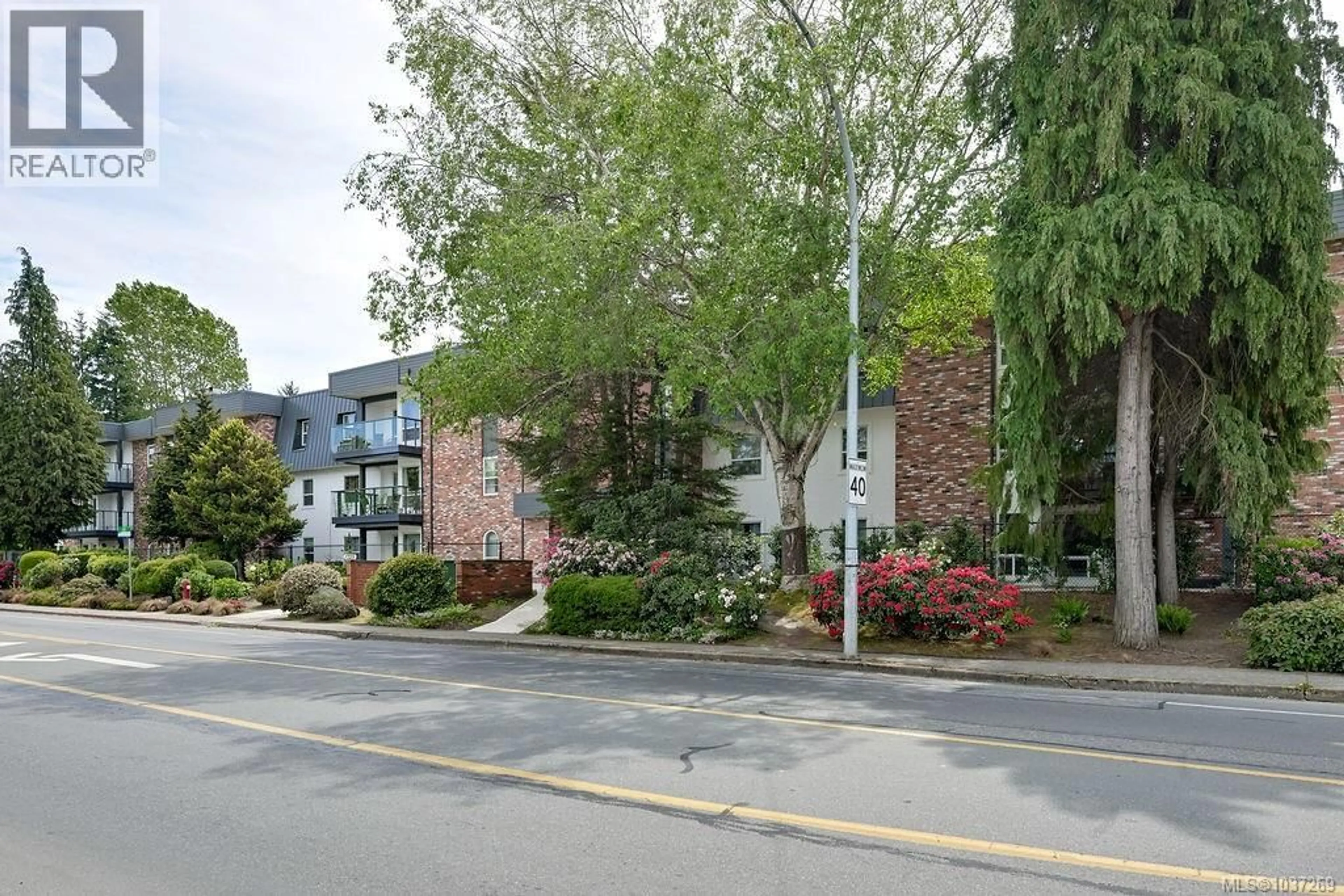 Unknown for 105 - 1725 CEDAR HILL CROSS ROAD, Saanich British Columbia V8P2P8