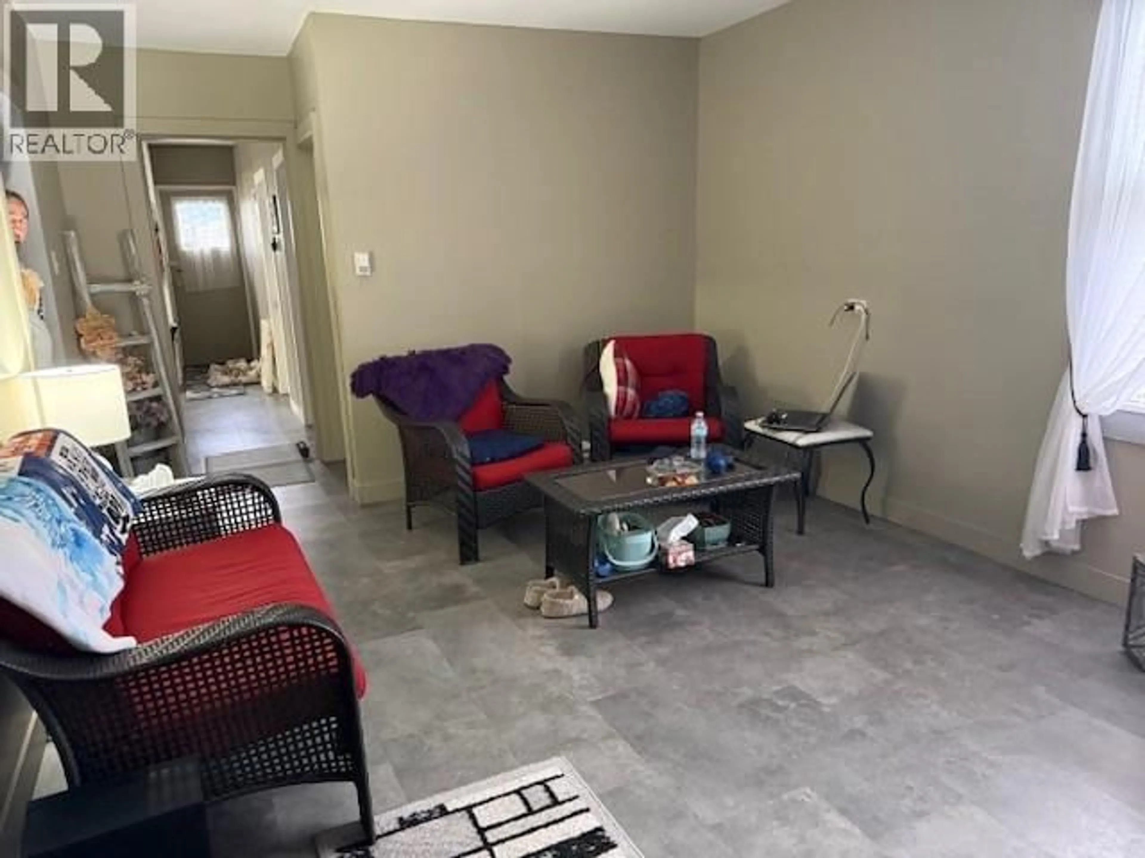 A pic of a room for 325 WILLOW STREET, Kamloops British Columbia V2B4C8