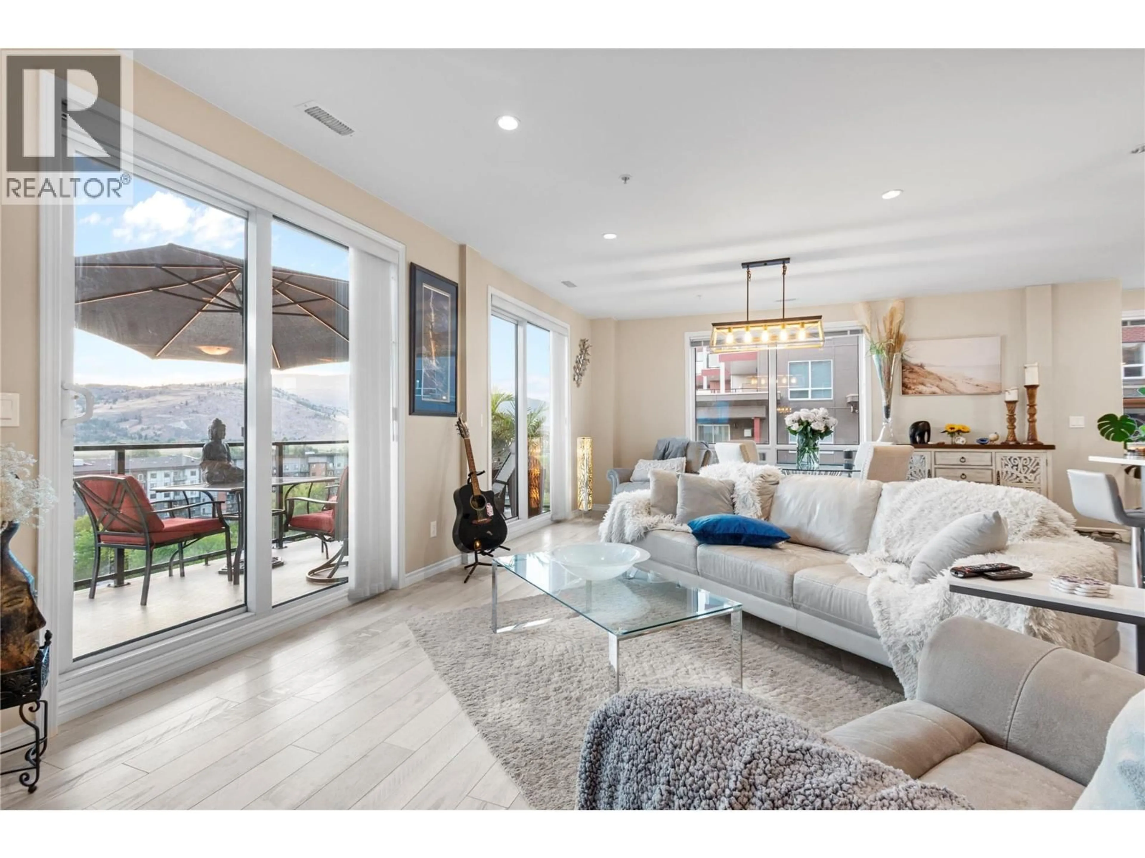 Living room with furniture, unknown for 1002 - 3388 SKAHA LAKE ROAD, Penticton British Columbia V2A6G4