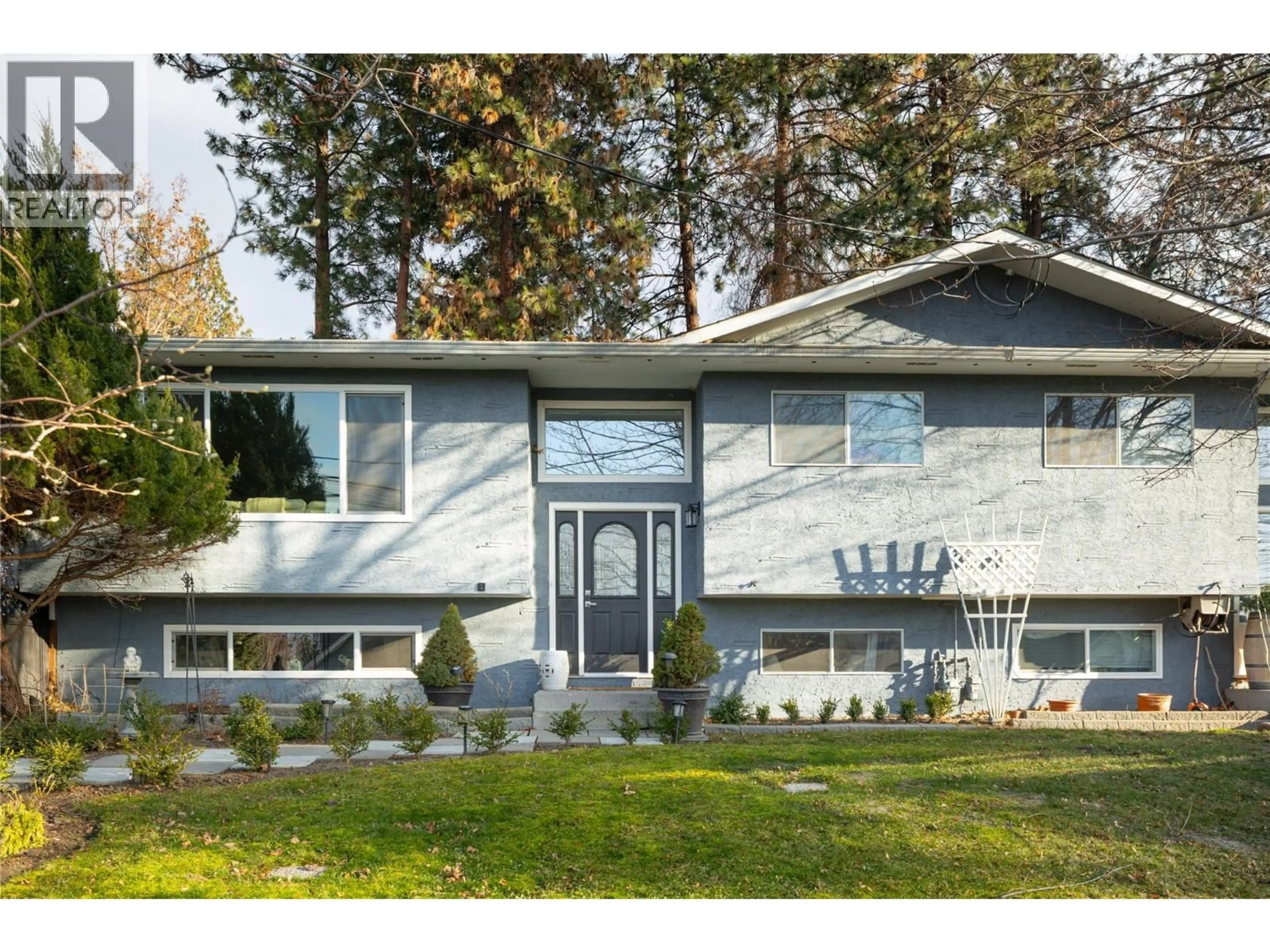 Home with vinyl exterior material, street for 5173 CHUTE LAKE CRESCENT, Kelowna British Columbia V1W4L7