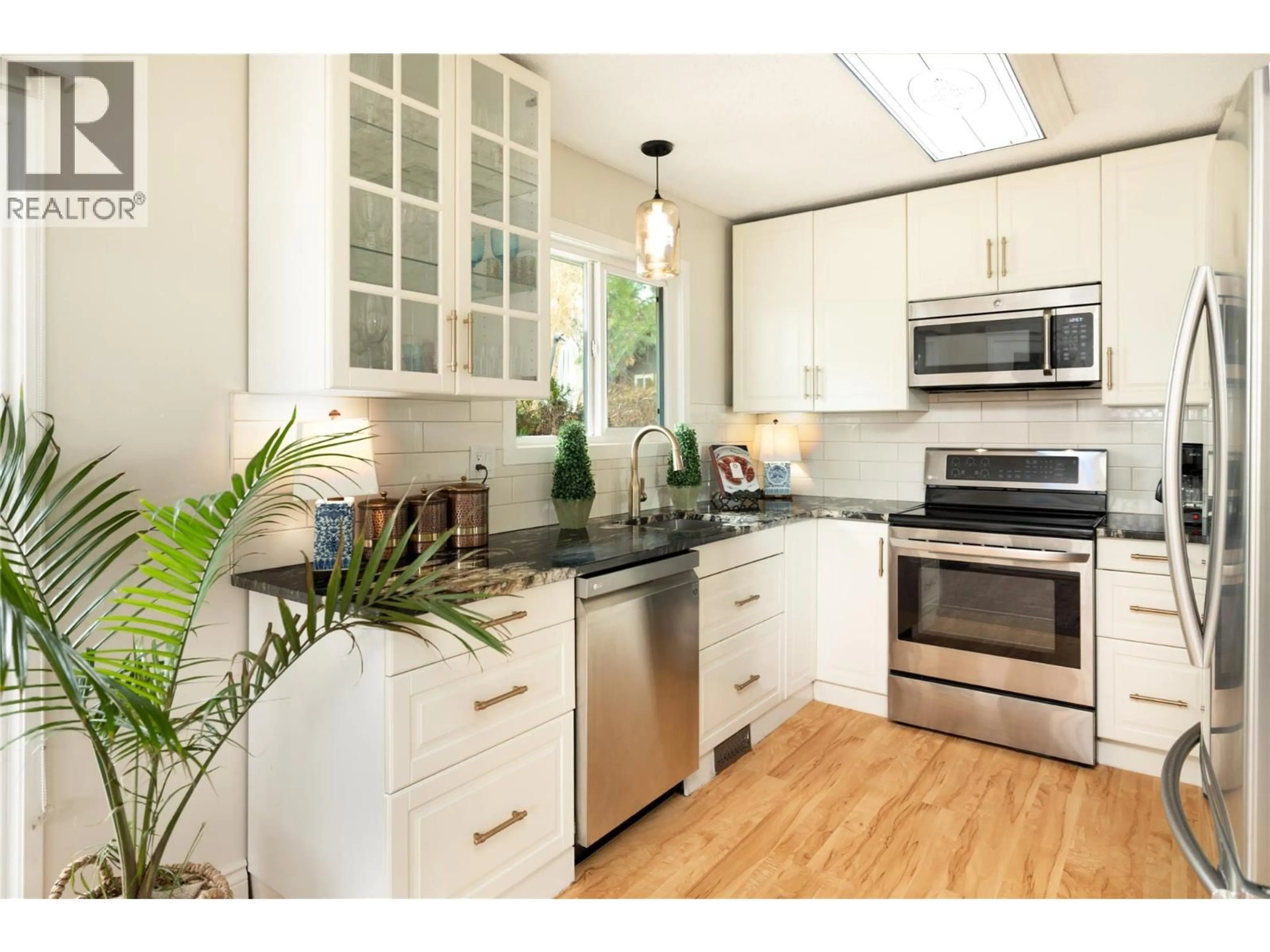 Open concept kitchen, unknown for 5173 CHUTE LAKE CRESCENT, Kelowna British Columbia V1W4L7