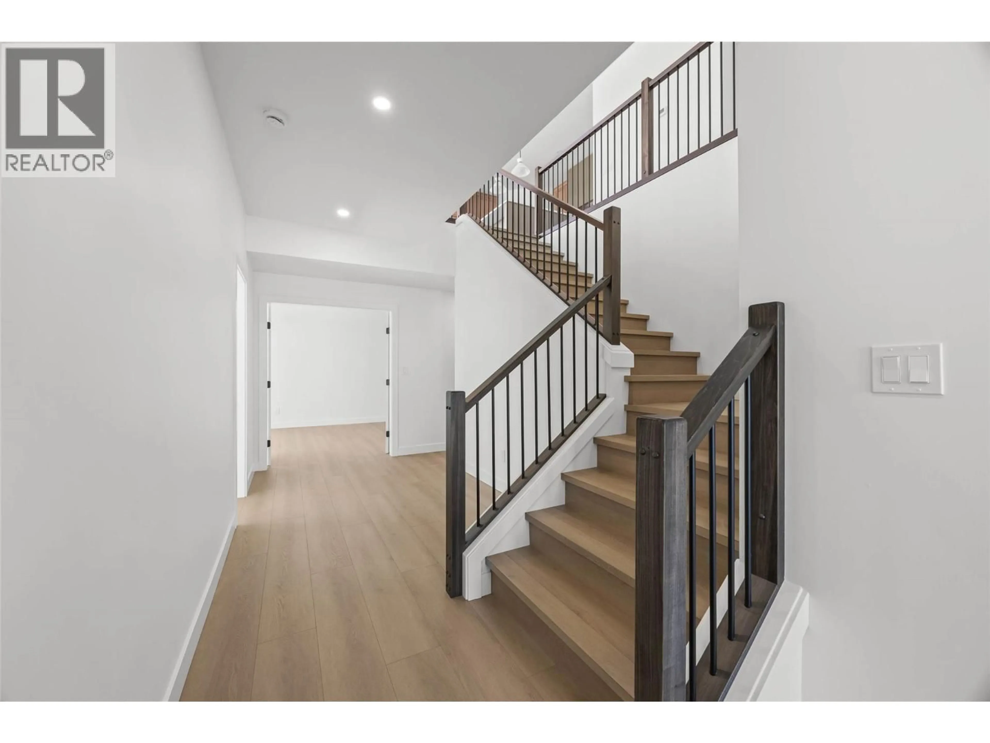 Unknown for 1298 BRECHIN PLACE, Kamloops British Columbia V1S1J9