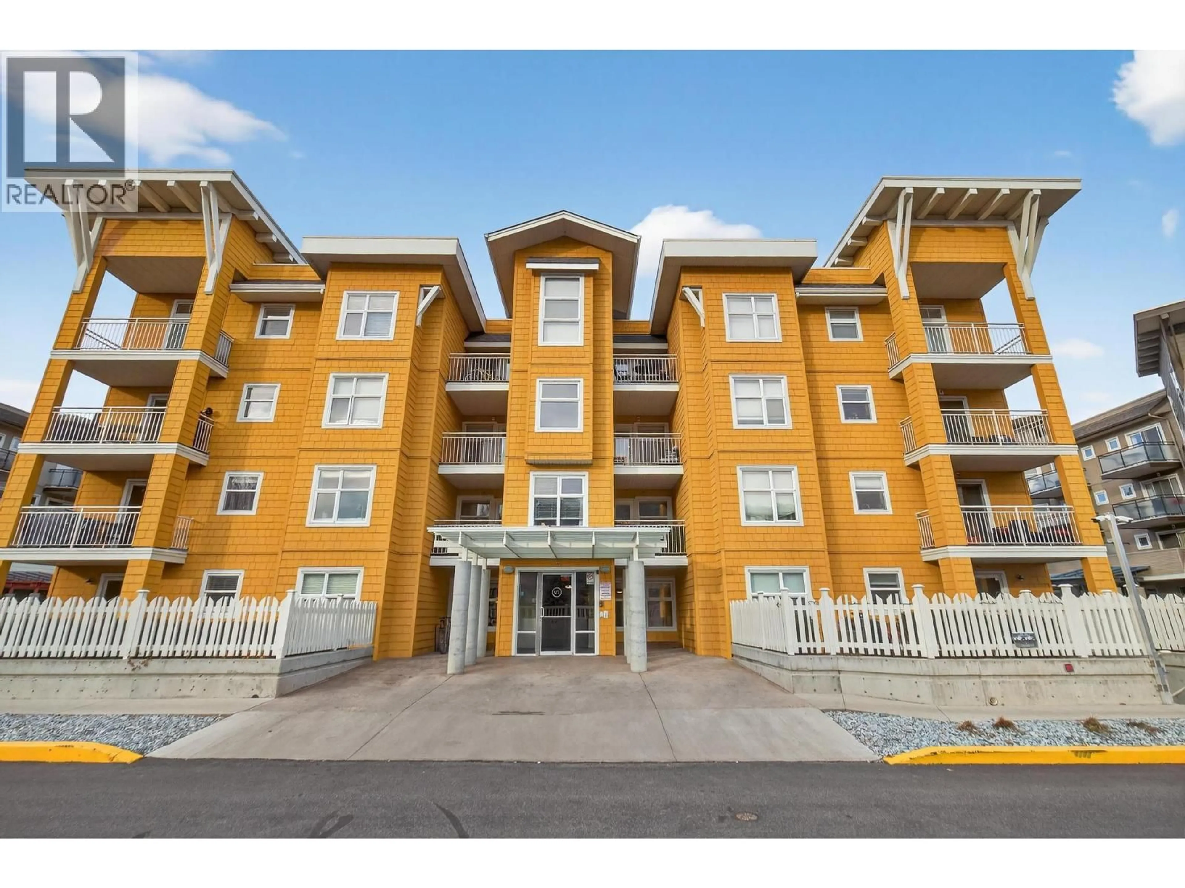 Unknown for 300 - 571 YATES ROAD, Kelowna British Columbia V1V2V5