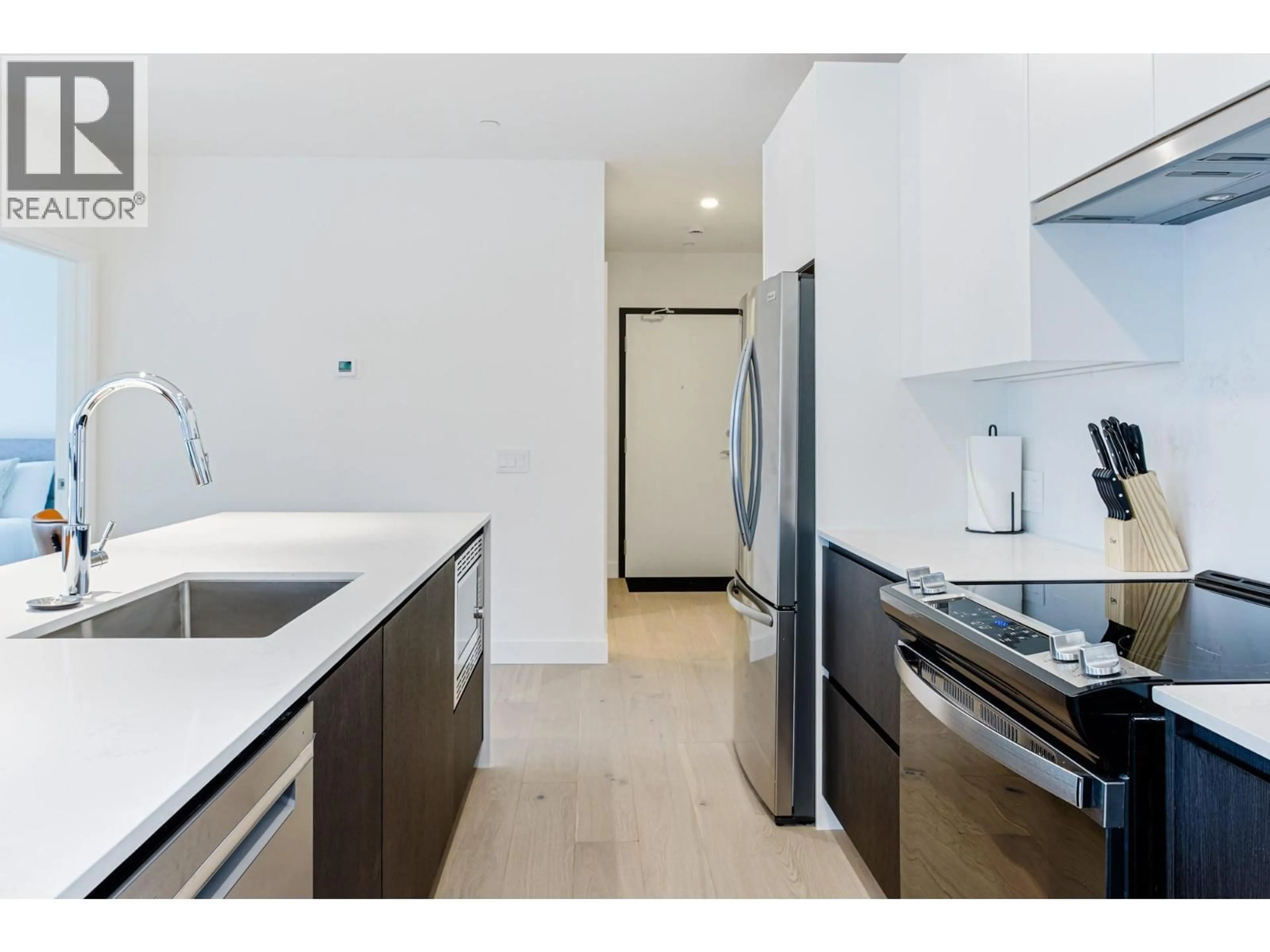 Standard kitchen, ceramic/tile floor for 2308 - 1702 COURSIER AVENUE, Revelstoke British Columbia V0E2S1