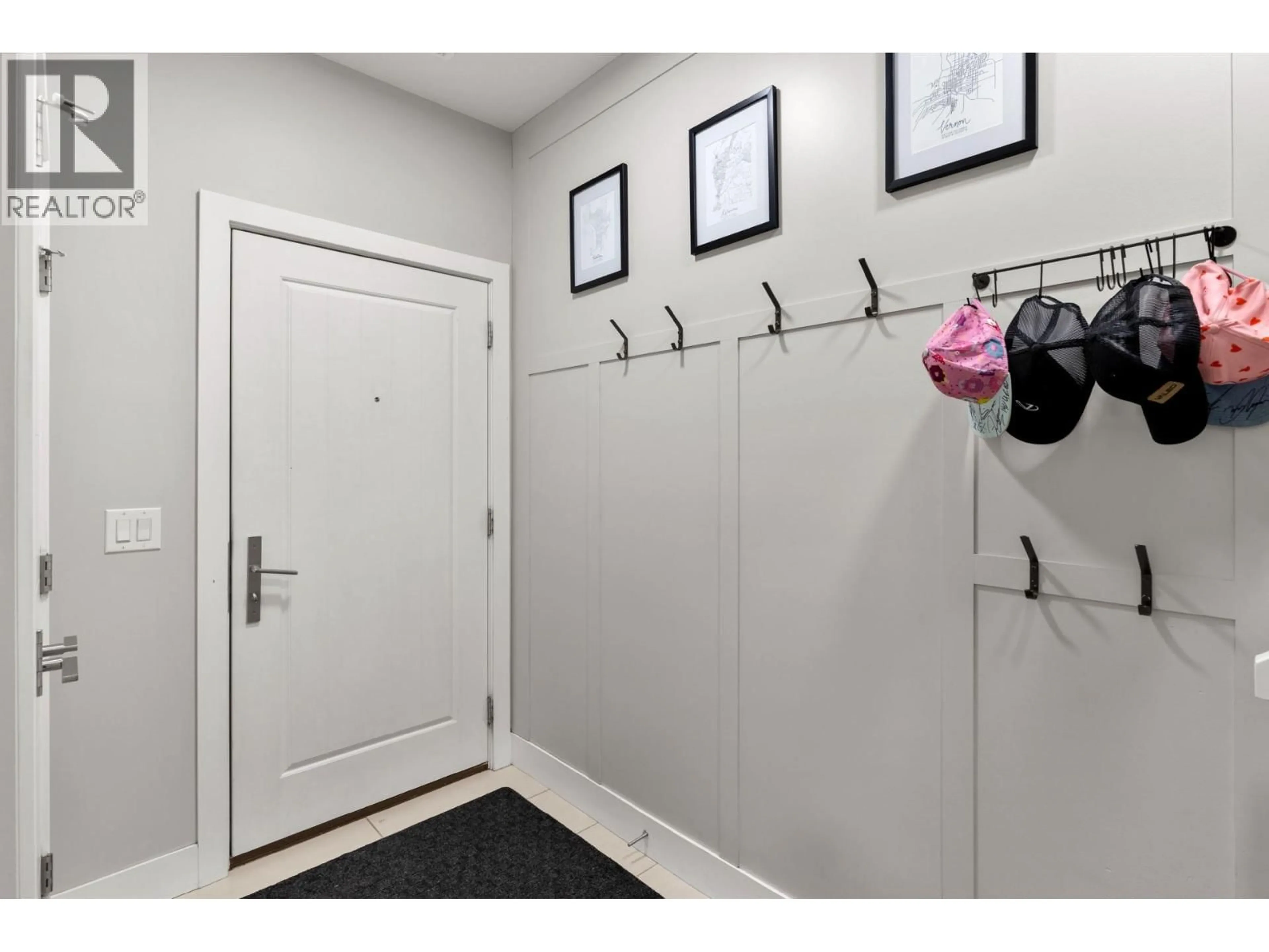 Indoor entryway for 47 - 300 DRYSDALE BOULEVARD, Kelowna British Columbia V1V1P5