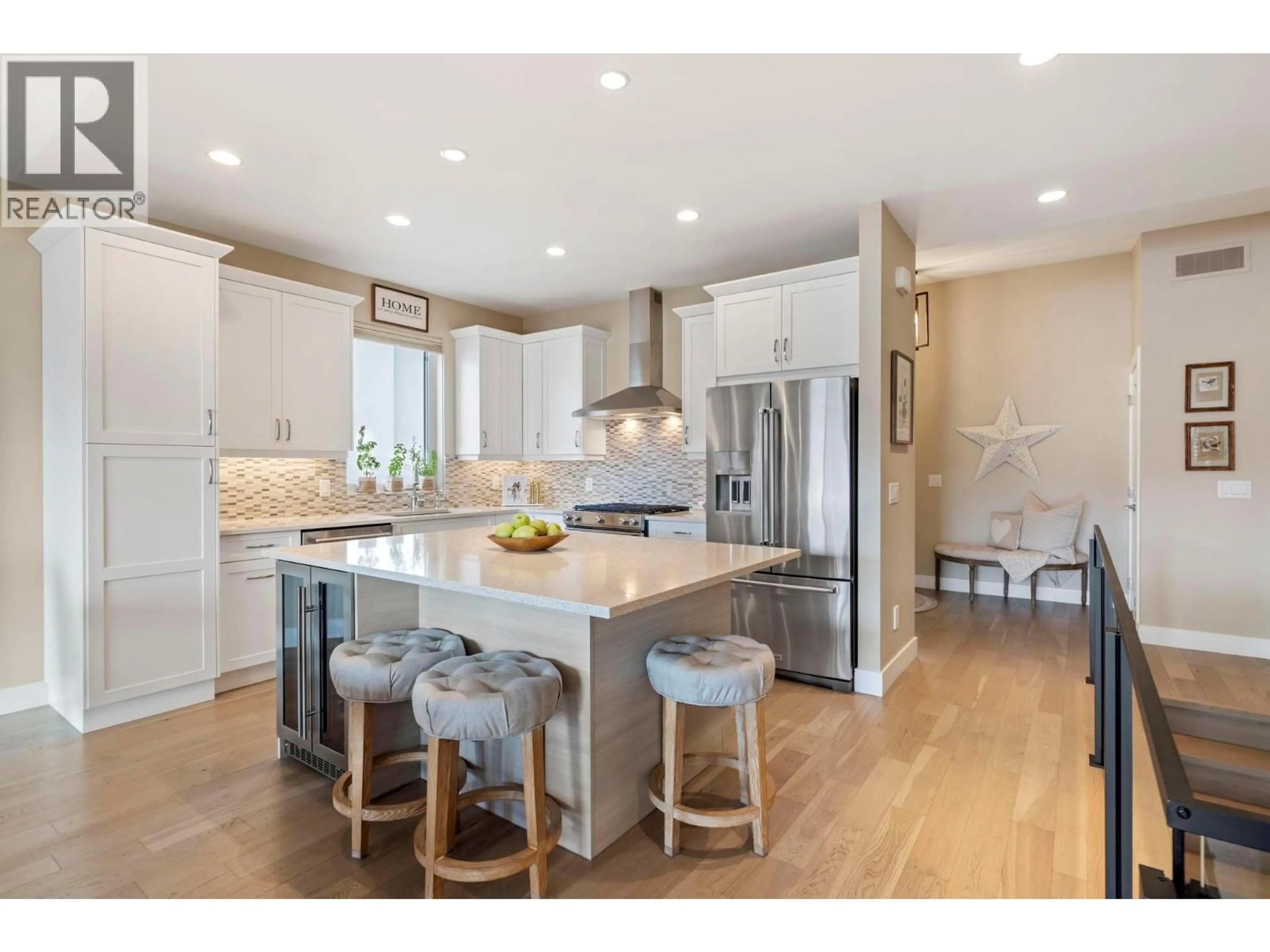 Open concept kitchen, unknown for 1768 SLATEVIEW CRESCENT, Lake Country British Columbia V4V2T4