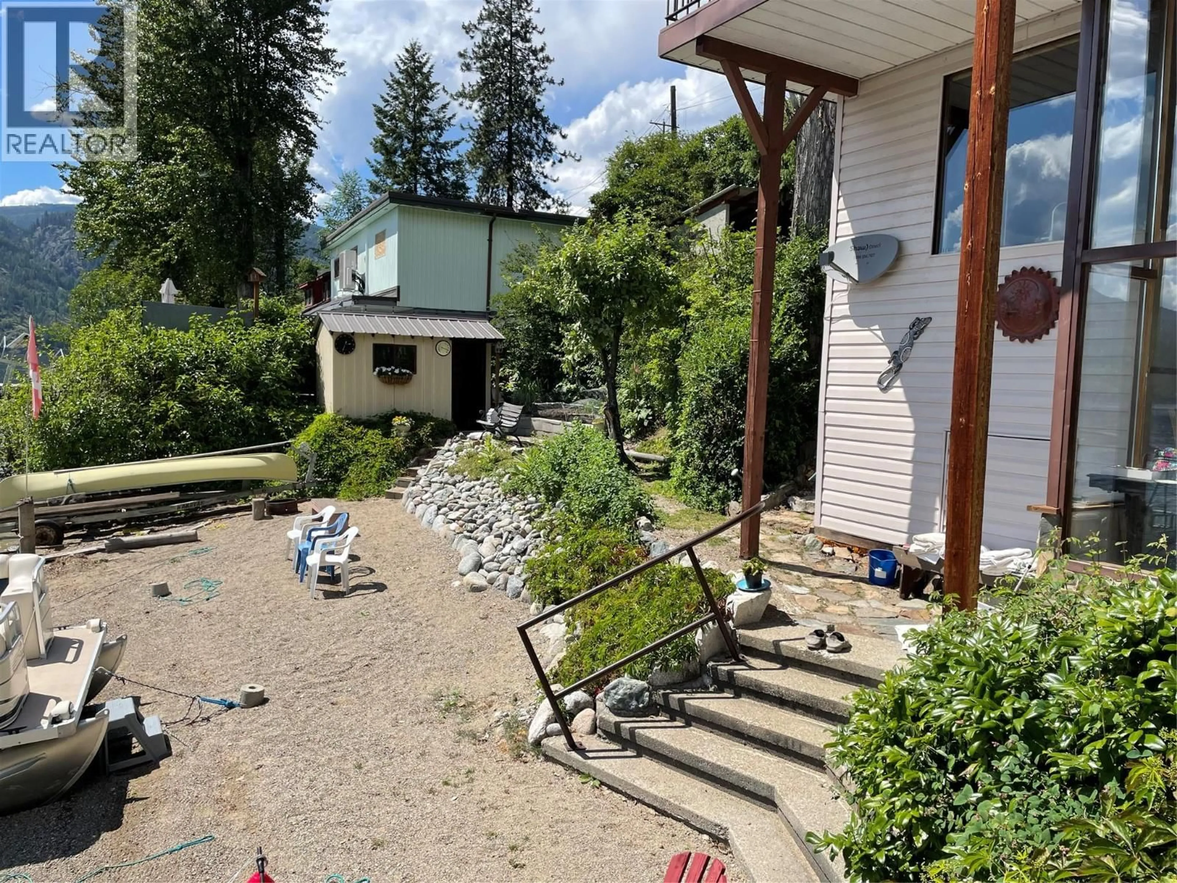 A pic from outside/outdoor area/front of a property/back of a property/a pic from drone, unknown for 125 BROWN ROAD, Christina Lake British Columbia V0H1E1