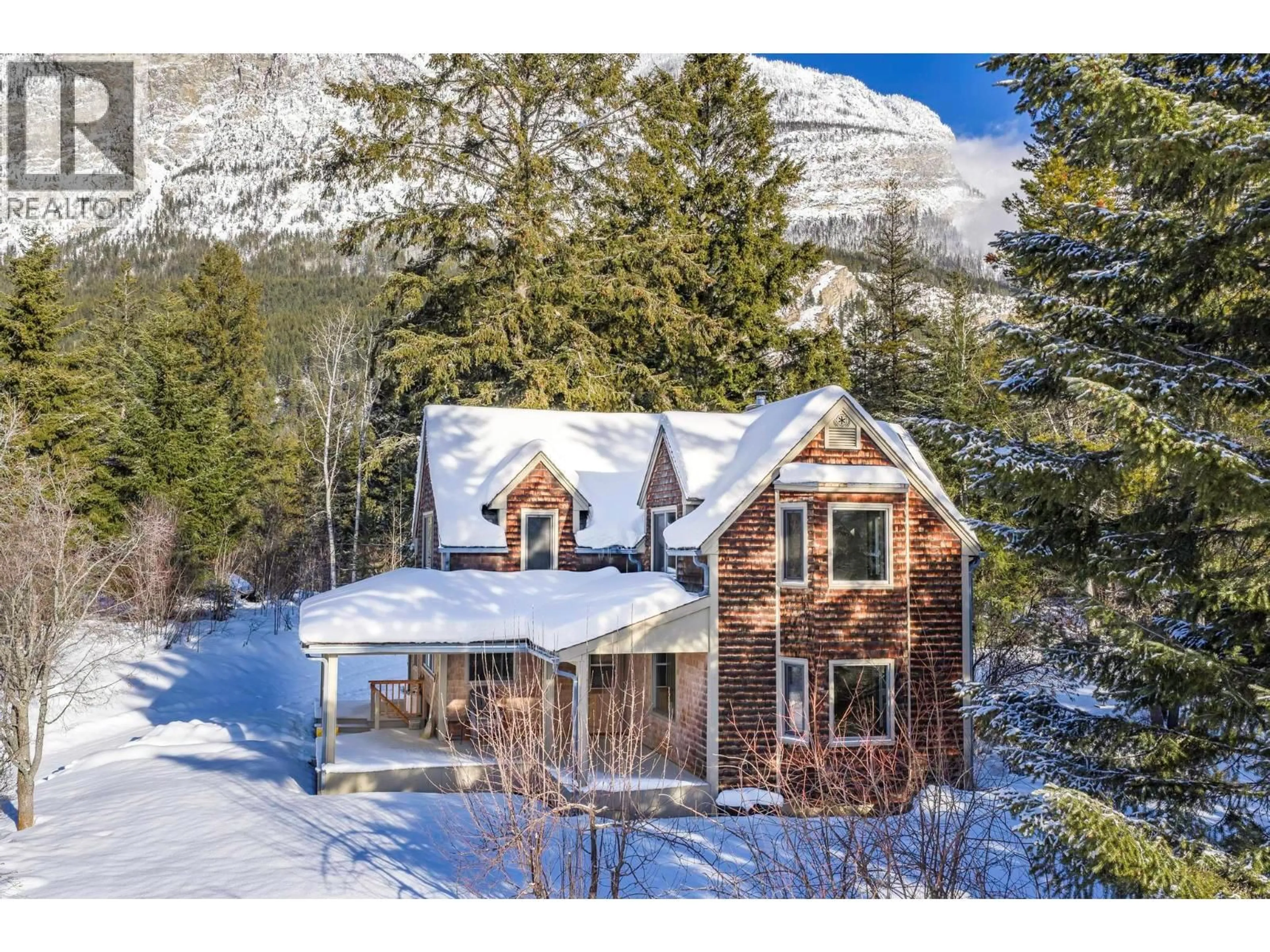 A pic from outside/outdoor area/front of a property/back of a property/a pic from drone, mountain view for 1615 CAMPBELL ROAD, Golden British Columbia V0A1H7