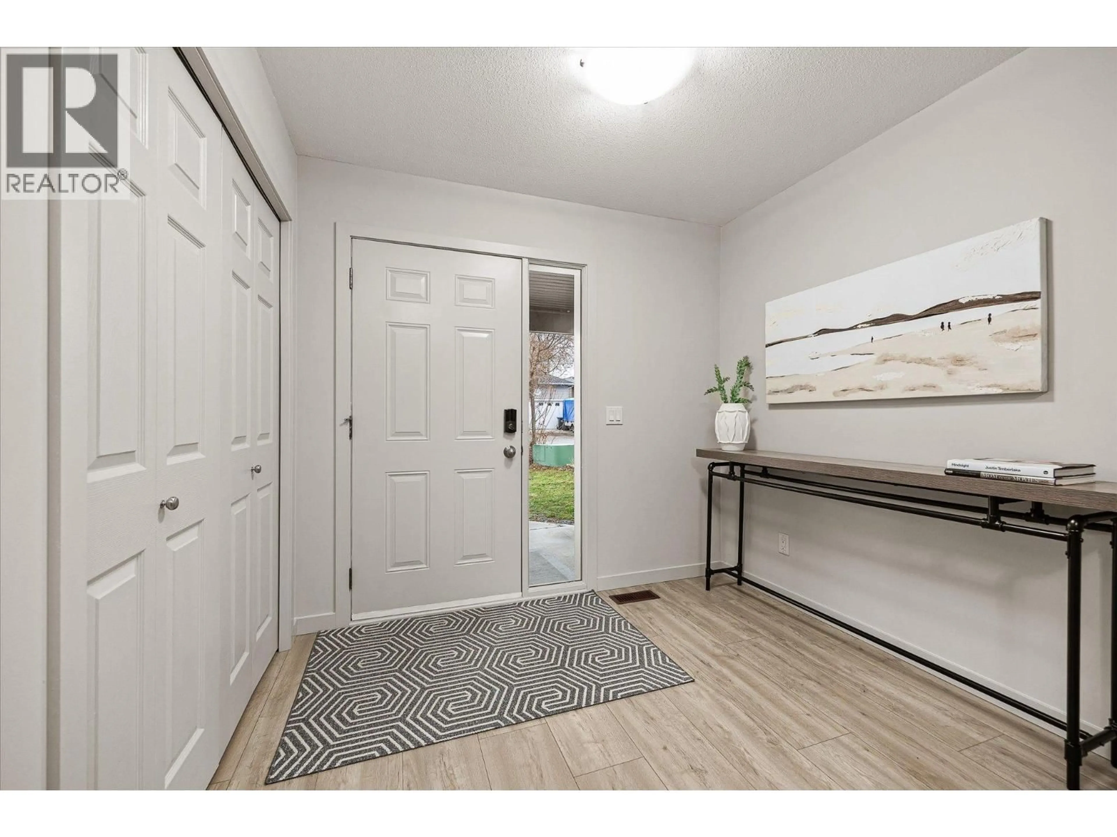 Indoor entryway for 848 GALBRAITH PLACE, Kelowna British Columbia V1X8A2