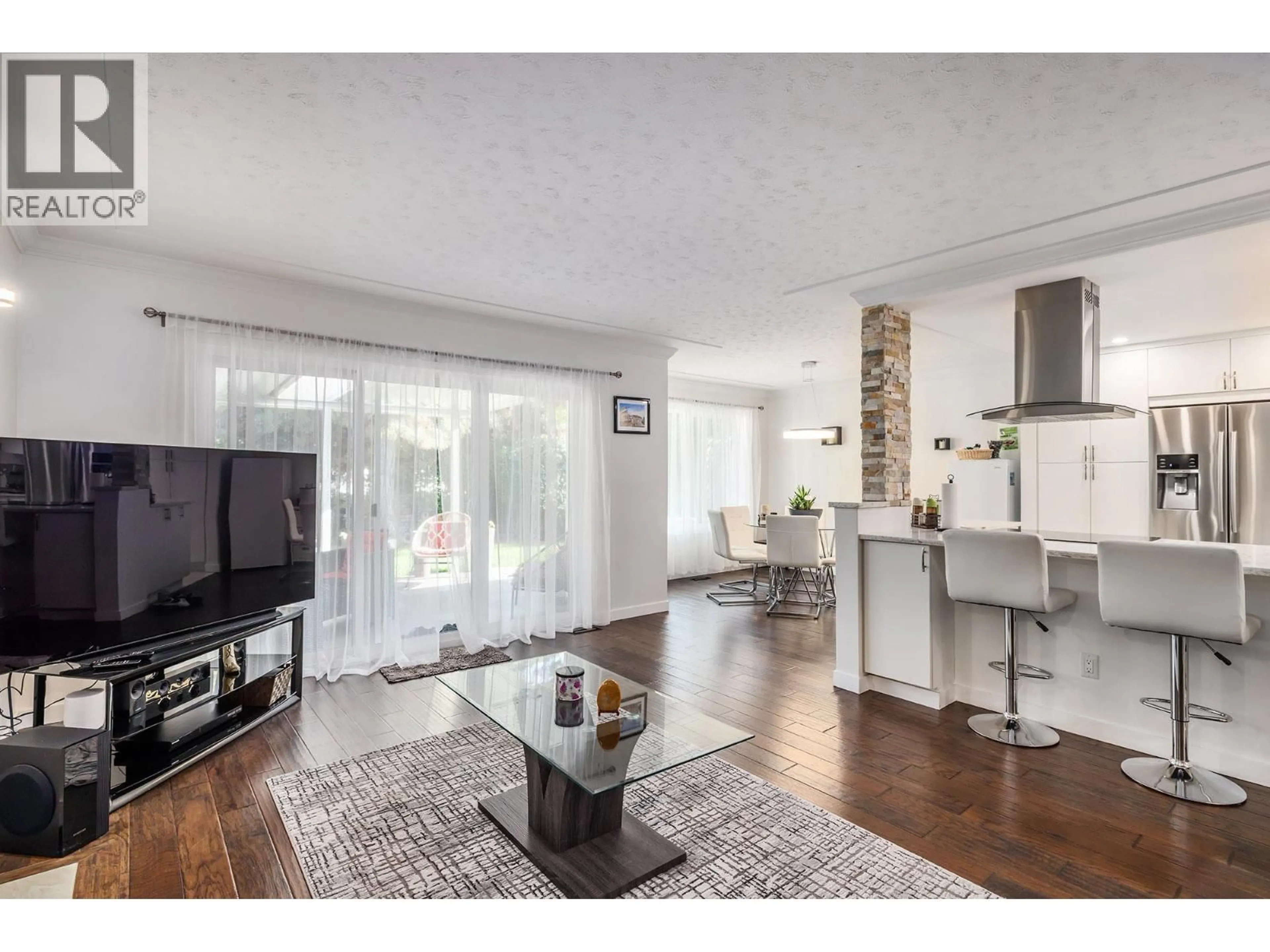 Open concept kitchen, unknown for 31 - 3370 CASORSO ROAD, Kelowna British Columbia V1Y2V4