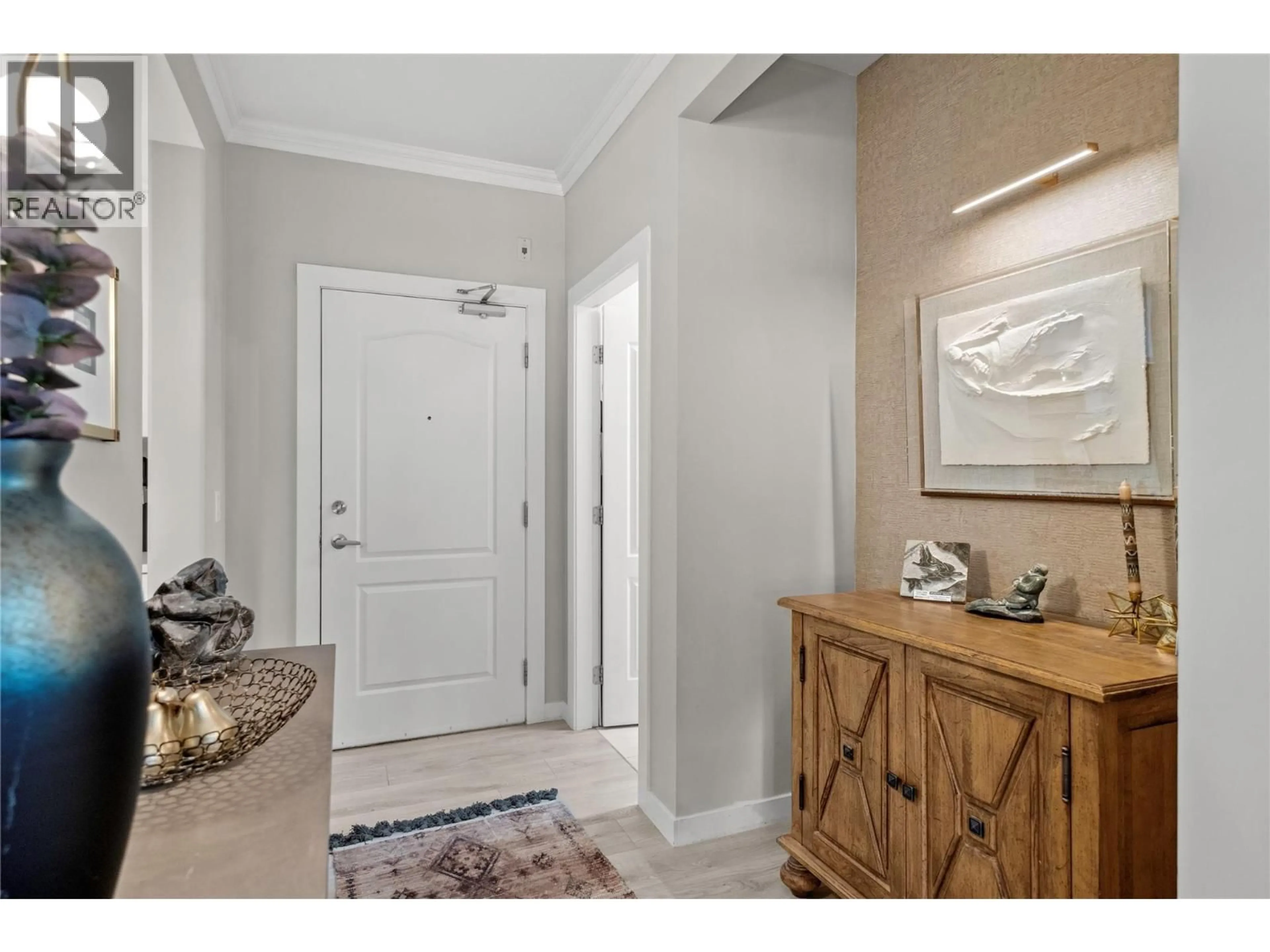 Indoor entryway for 110 - 1962 ENTERPRISE WAY, Kelowna British Columbia V1Y9S6