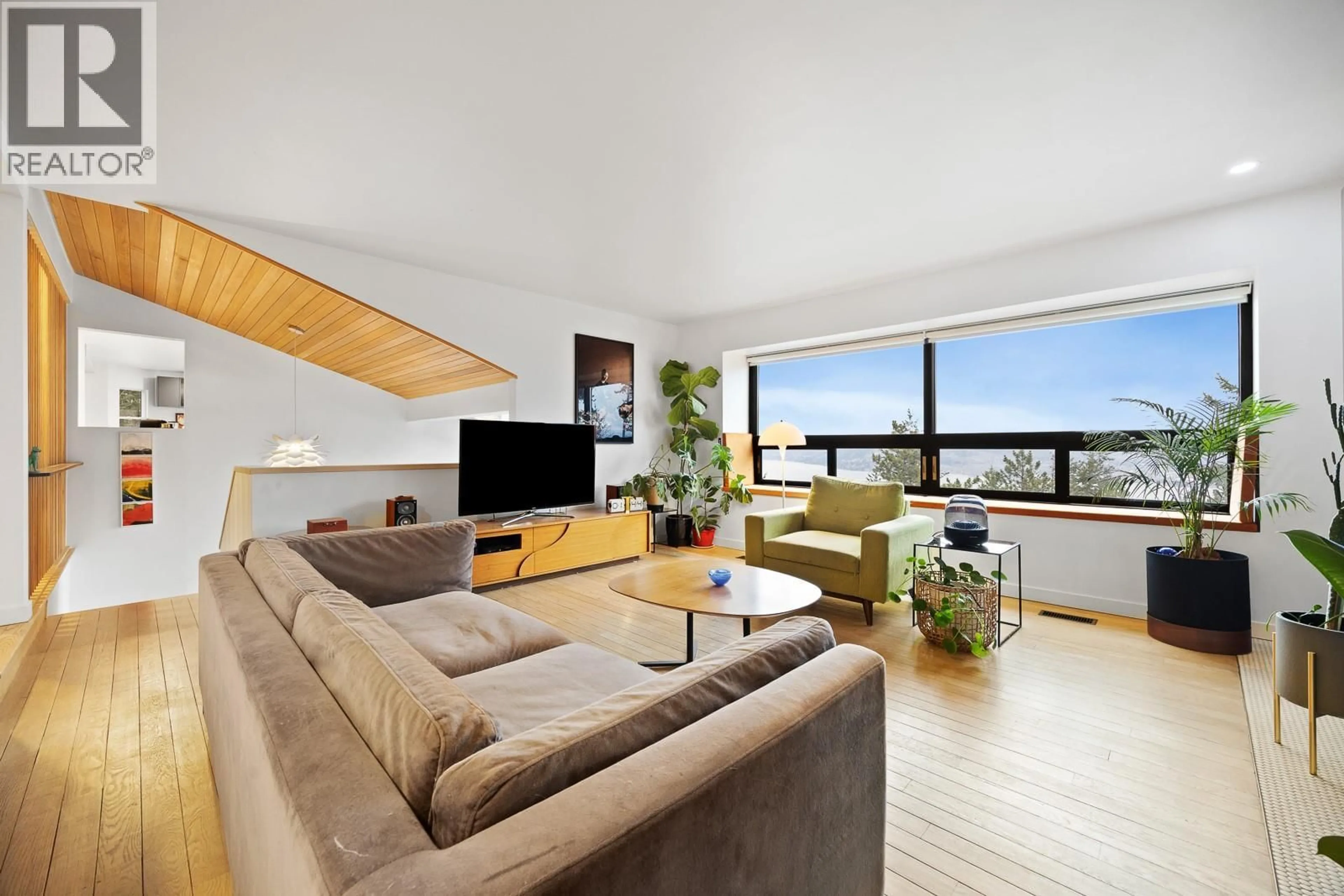 Living room with furniture, unknown for 1632 GRIFFITHS PLACE, West Kelowna British Columbia V1Z2T7