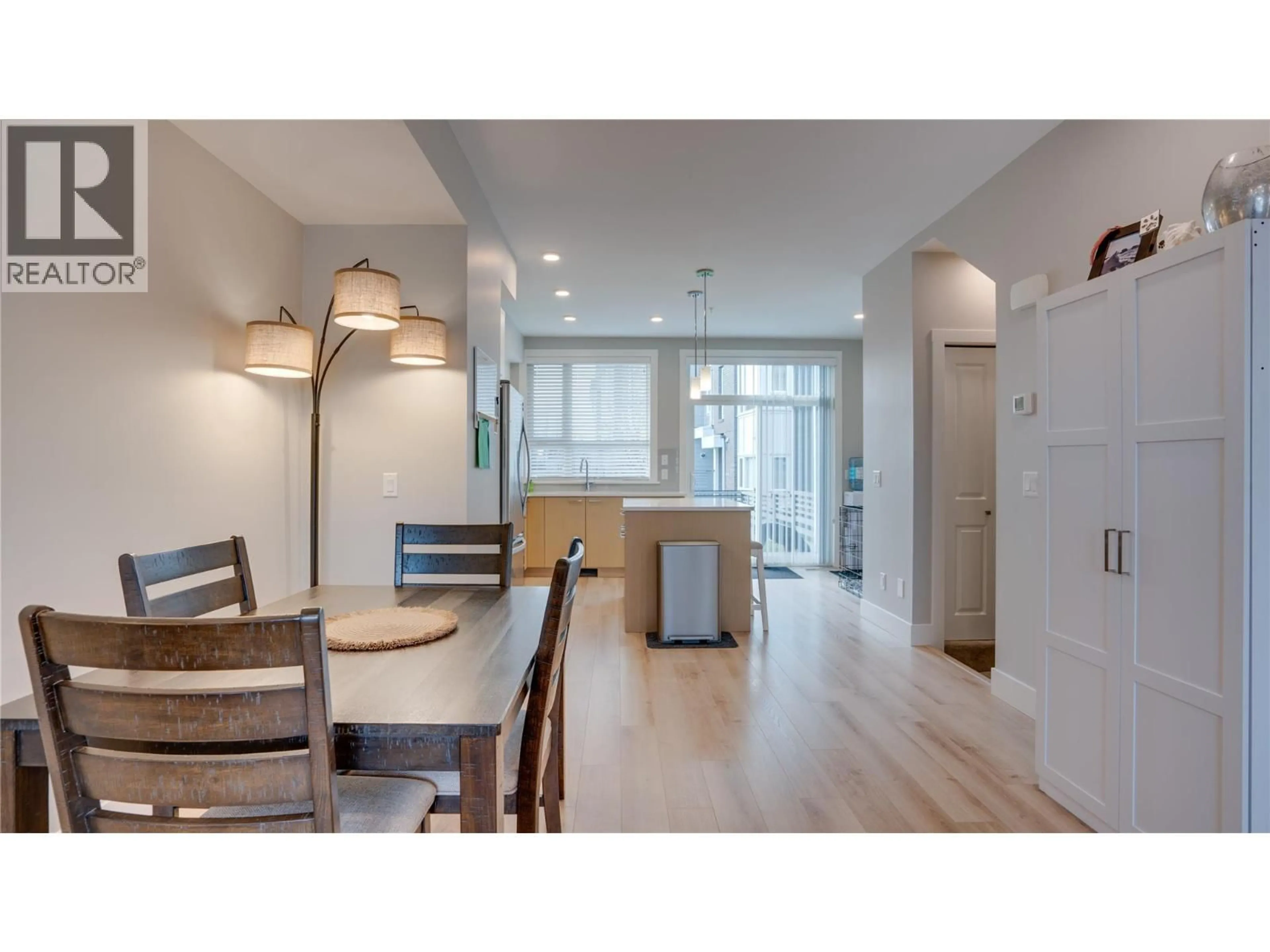 Open concept kitchen, wood/laminate floor for 25 - 13098 SHORELINE WAY, Lake Country British Columbia V4V0A8