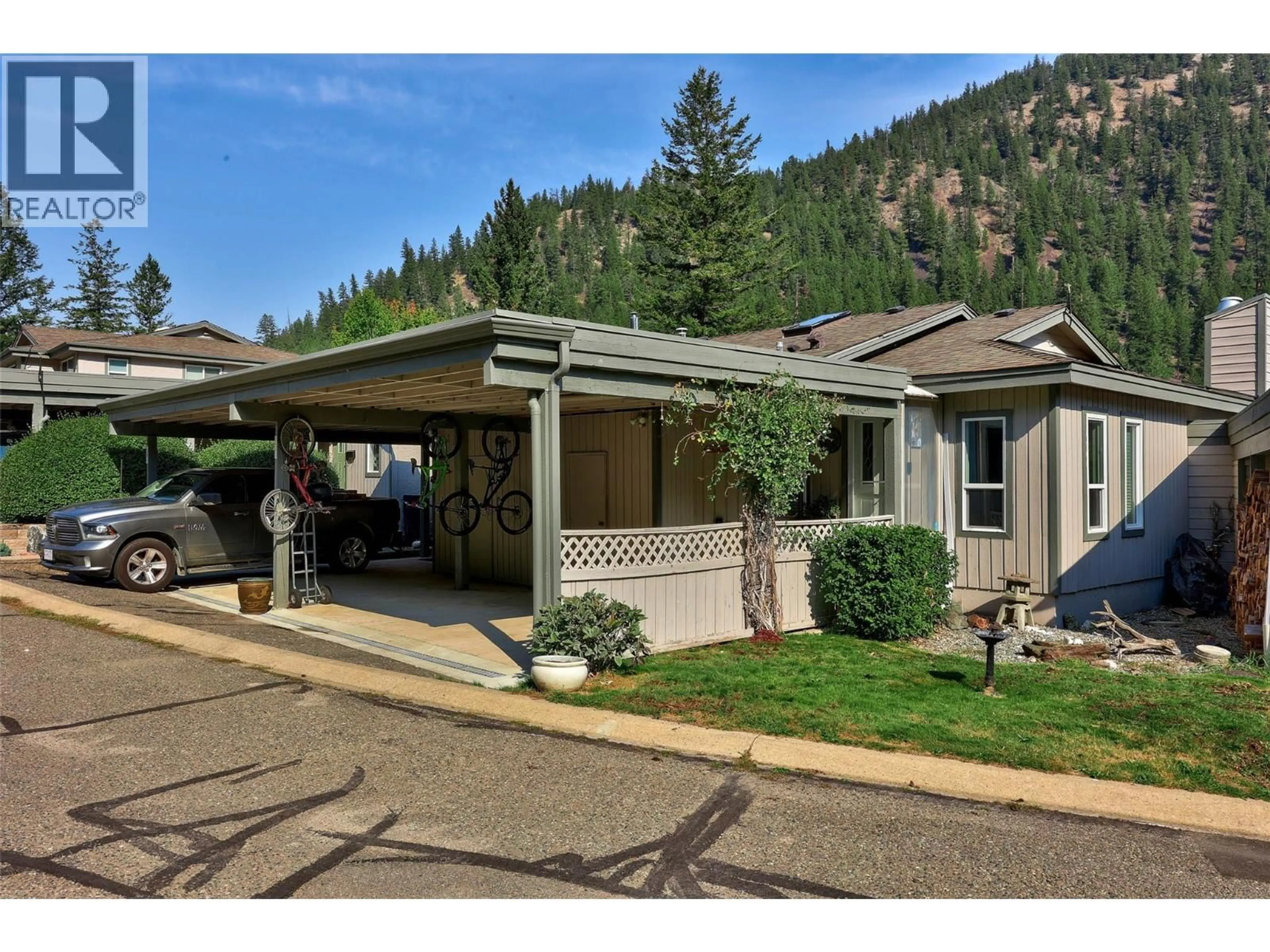 Home with vinyl exterior material, mountain view for 3 - 1801 PAUL LAKE ROAD, Kamloops British Columbia V2H1N7