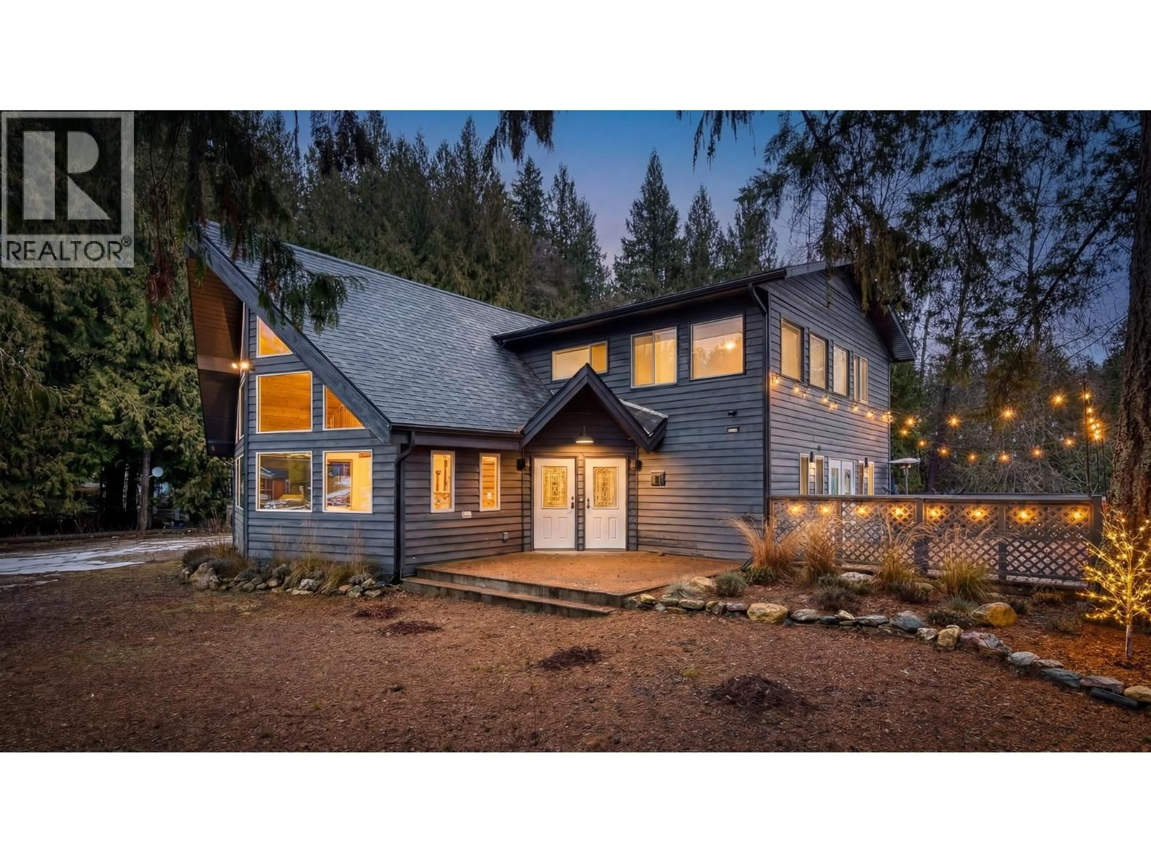 Home with vinyl exterior material, mountain view for 16102 3A HIGHWAY, Crawford Bay British Columbia V0B1E0