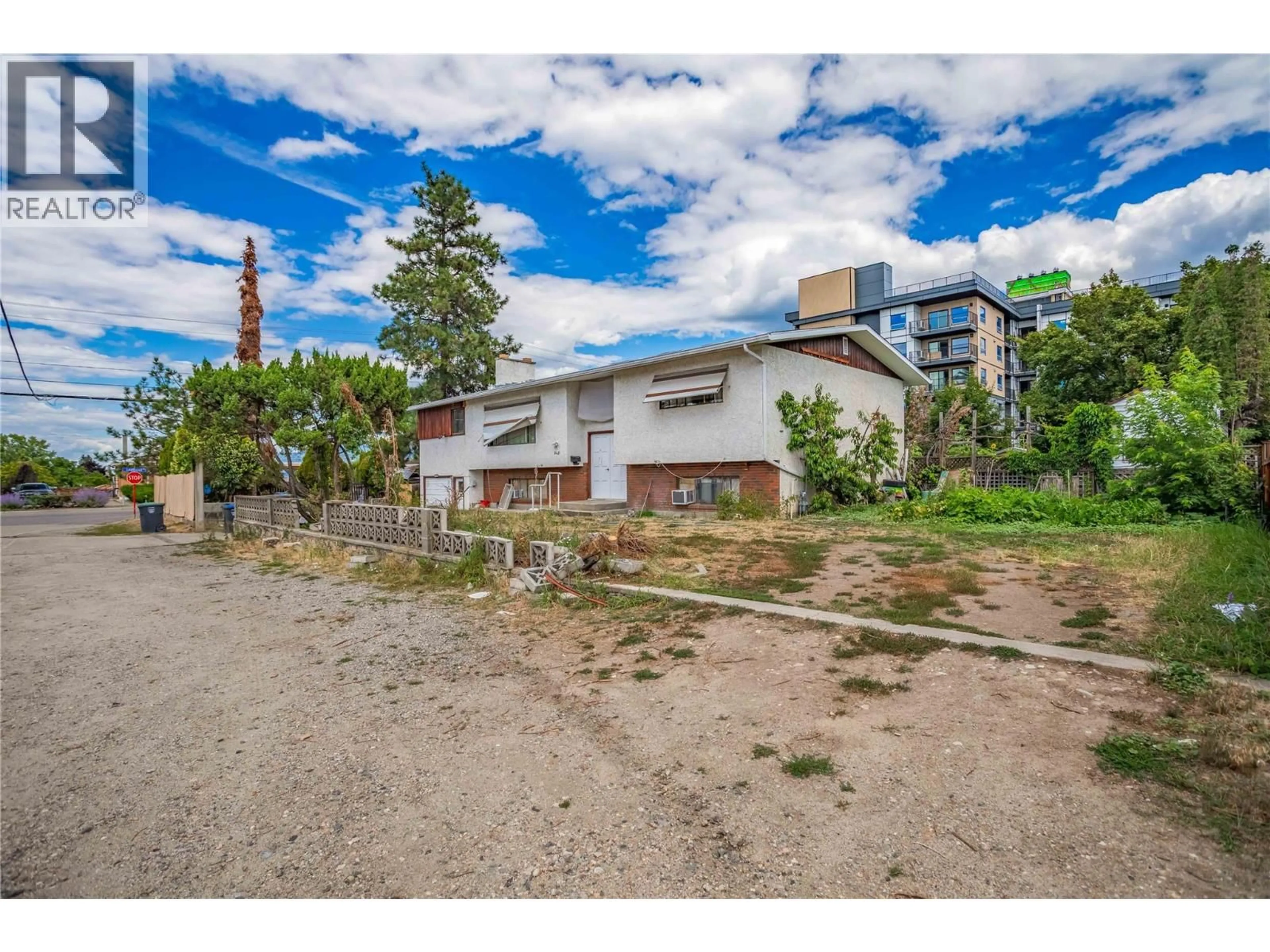 A pic from outside/outdoor area/front of a property/back of a property/a pic from drone, street for 545 FROELICH ROAD, Kelowna British Columbia V1X3M7