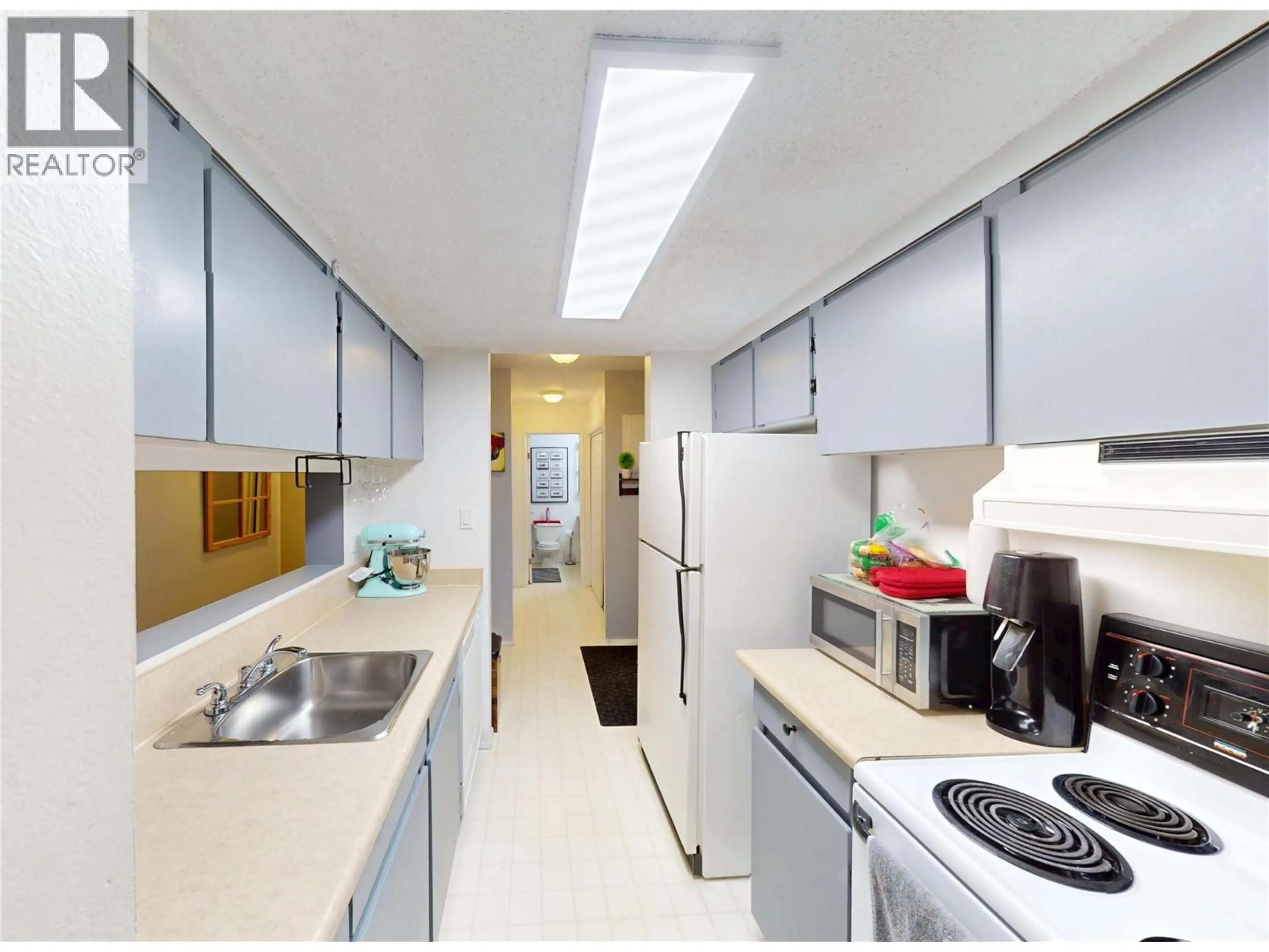 Standard kitchen, unknown for 105A 1802 ALPINE DRIVE, Elkford British Columbia V0B1H0