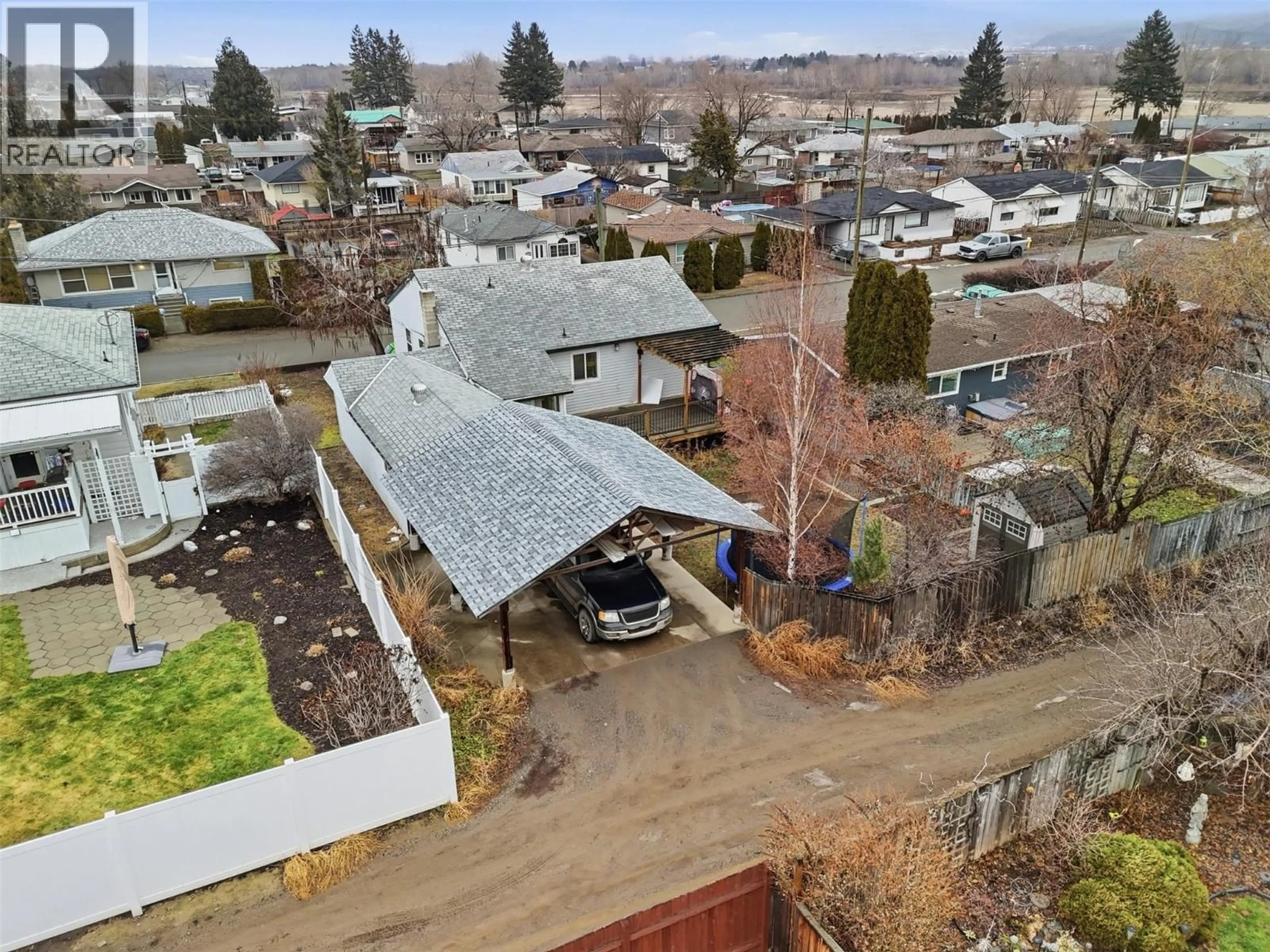 A pic from outside/outdoor area/front of a property/back of a property/a pic from drone, street for 244 BIRCH AVENUE, Kamloops British Columbia V2B1J7
