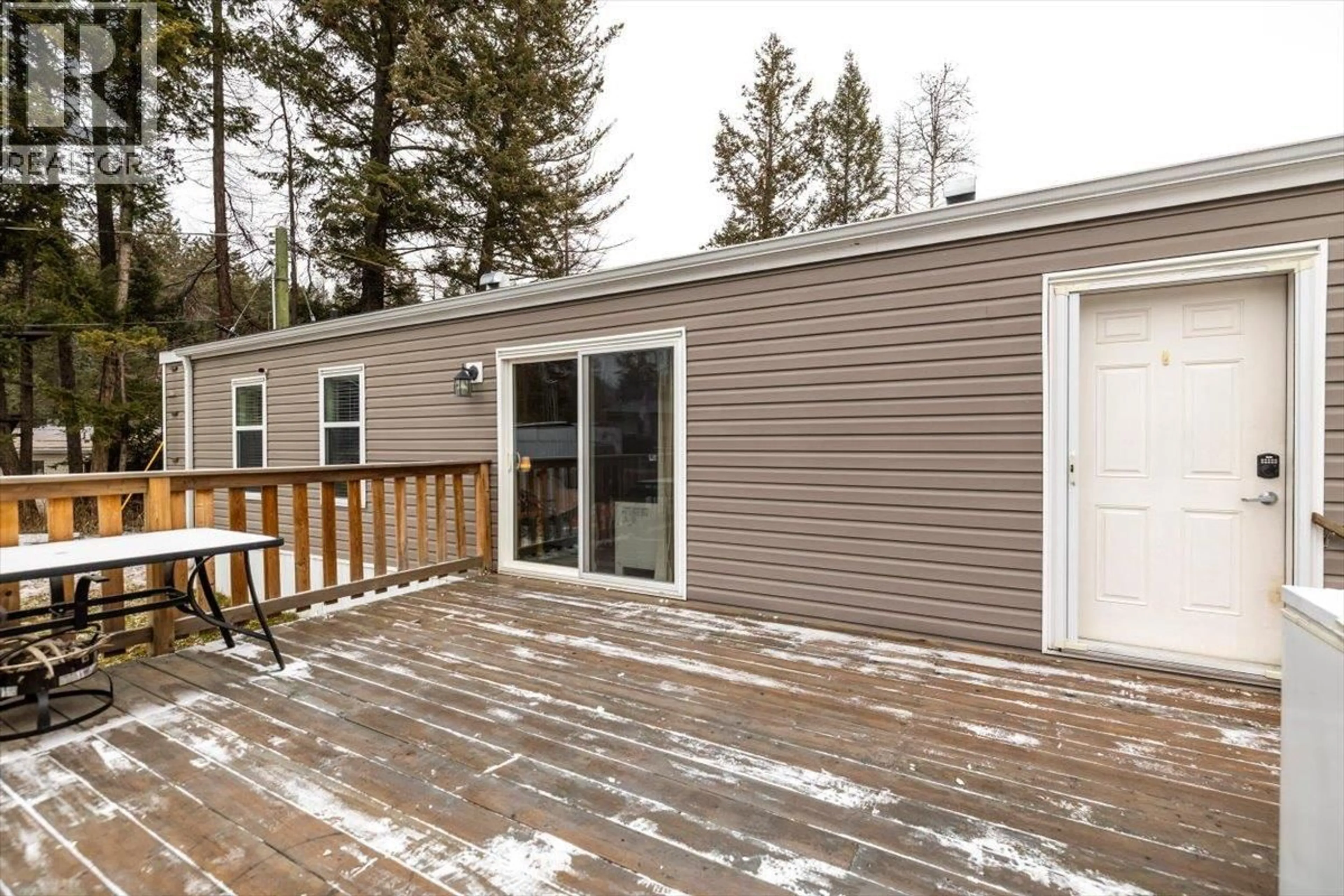 Home with vinyl exterior material, unknown for 2 - 8470 CAITHNESS ROAD, Elko British Columbia V0B1T3