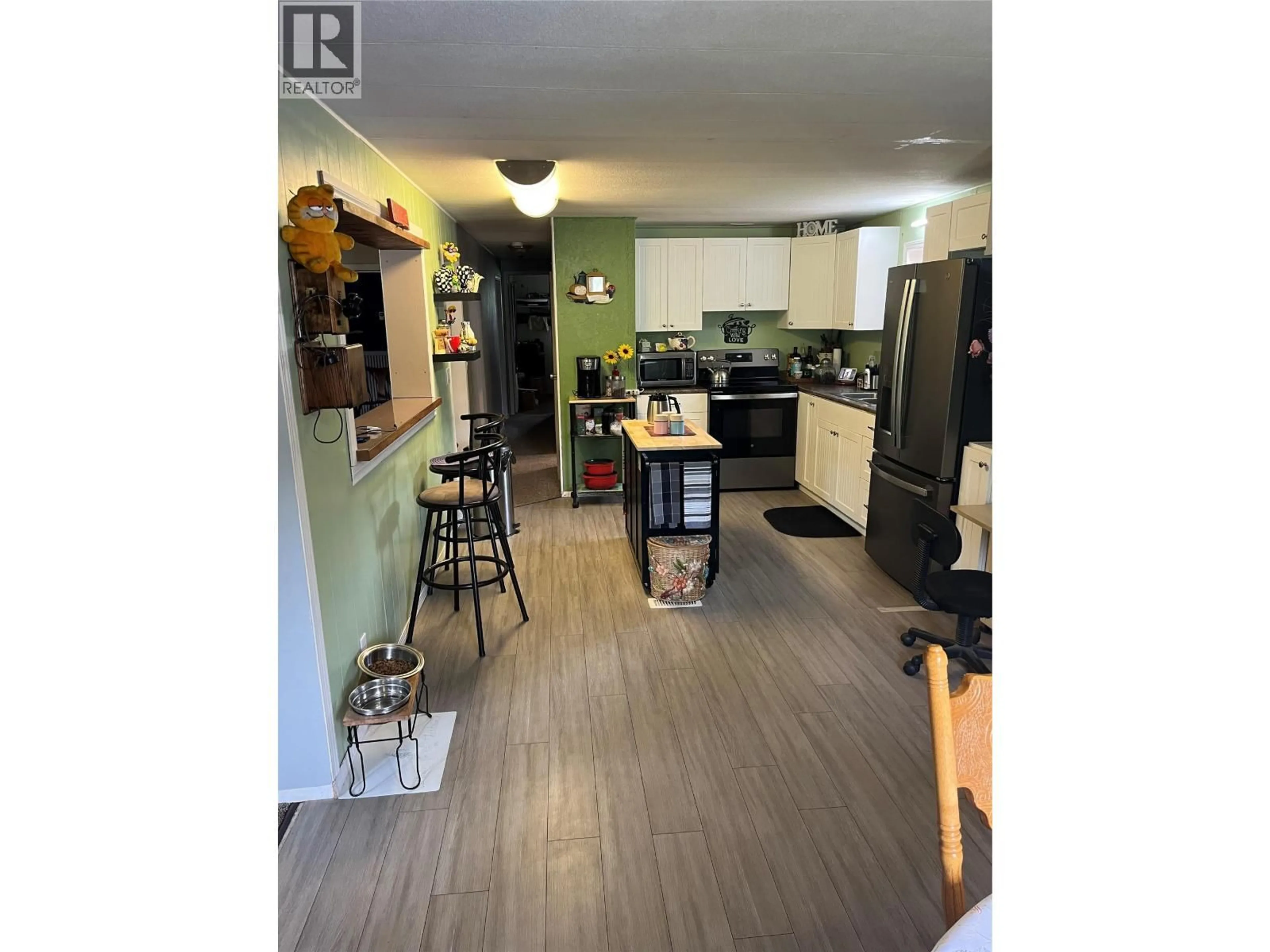 Open concept kitchen, unknown for 1924 BIRCH ISLAND LOST CREEK ROAD, Clearwater British Columbia V0E1N1