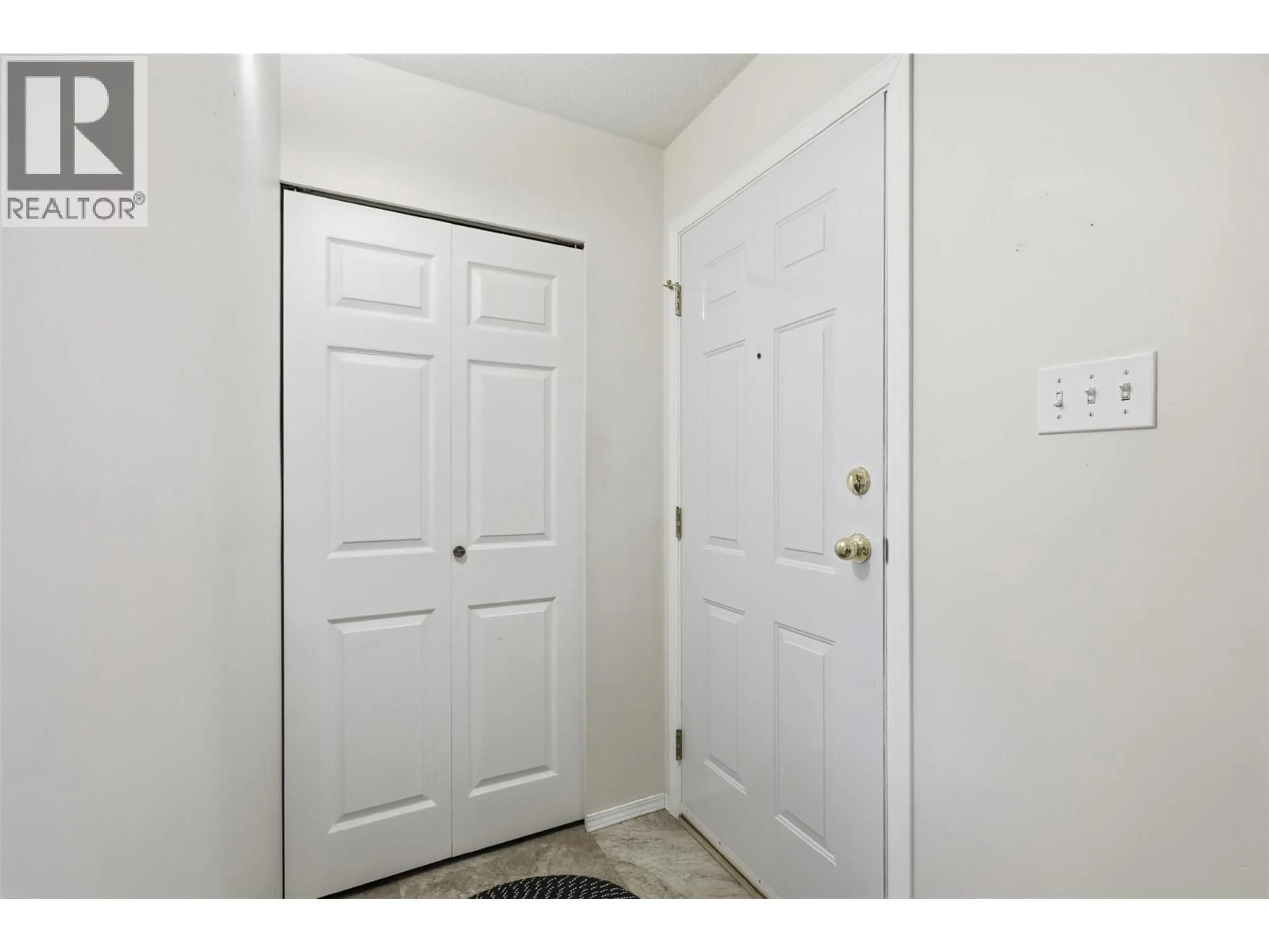 Indoor entryway for 1544 CANFORD AVENUE, Merritt British Columbia V1K1B8