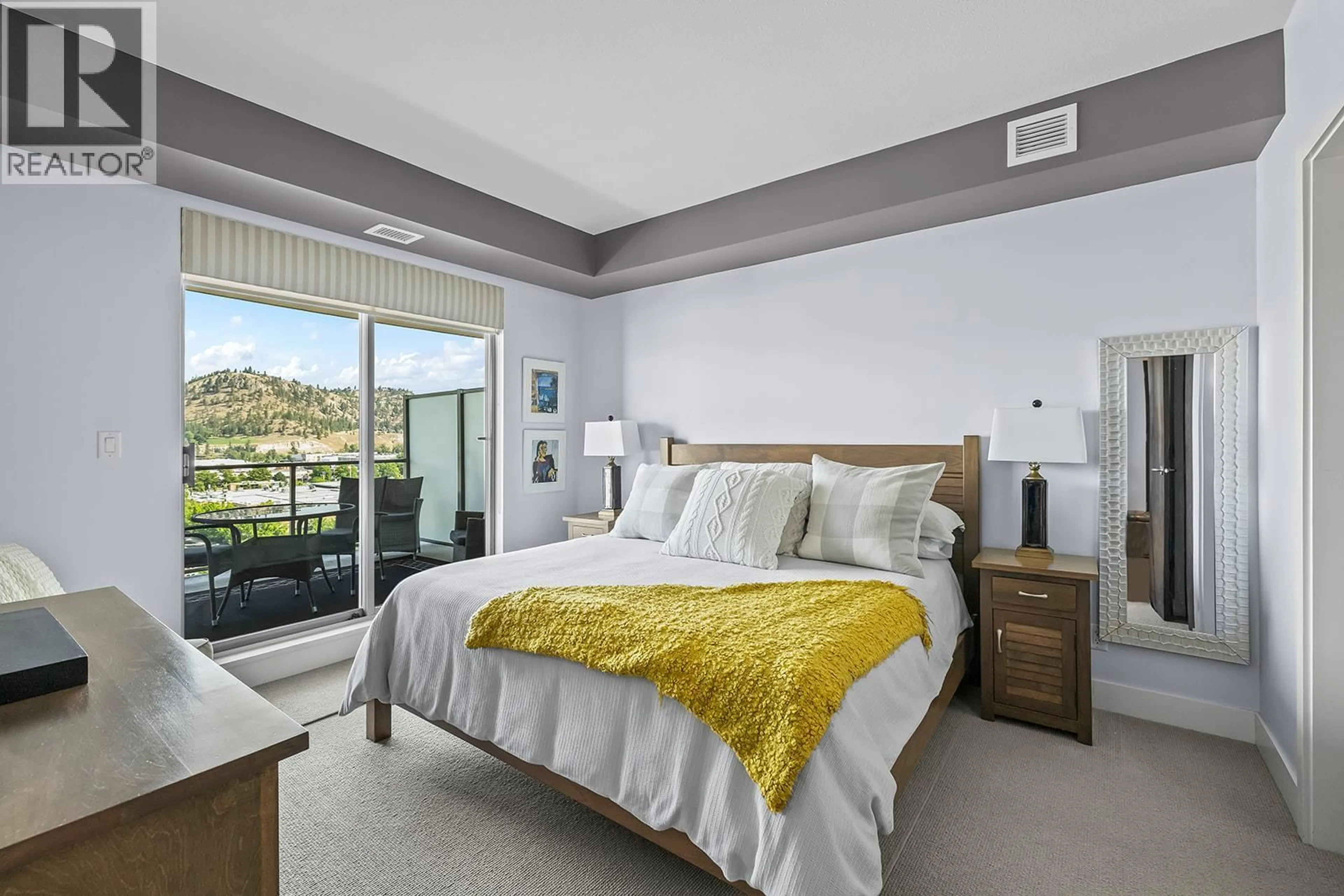 Bedroom with bed, unknown for 1208 - 2040 SPRINGFIELD ROAD, Kelowna British Columbia V1Y9N7