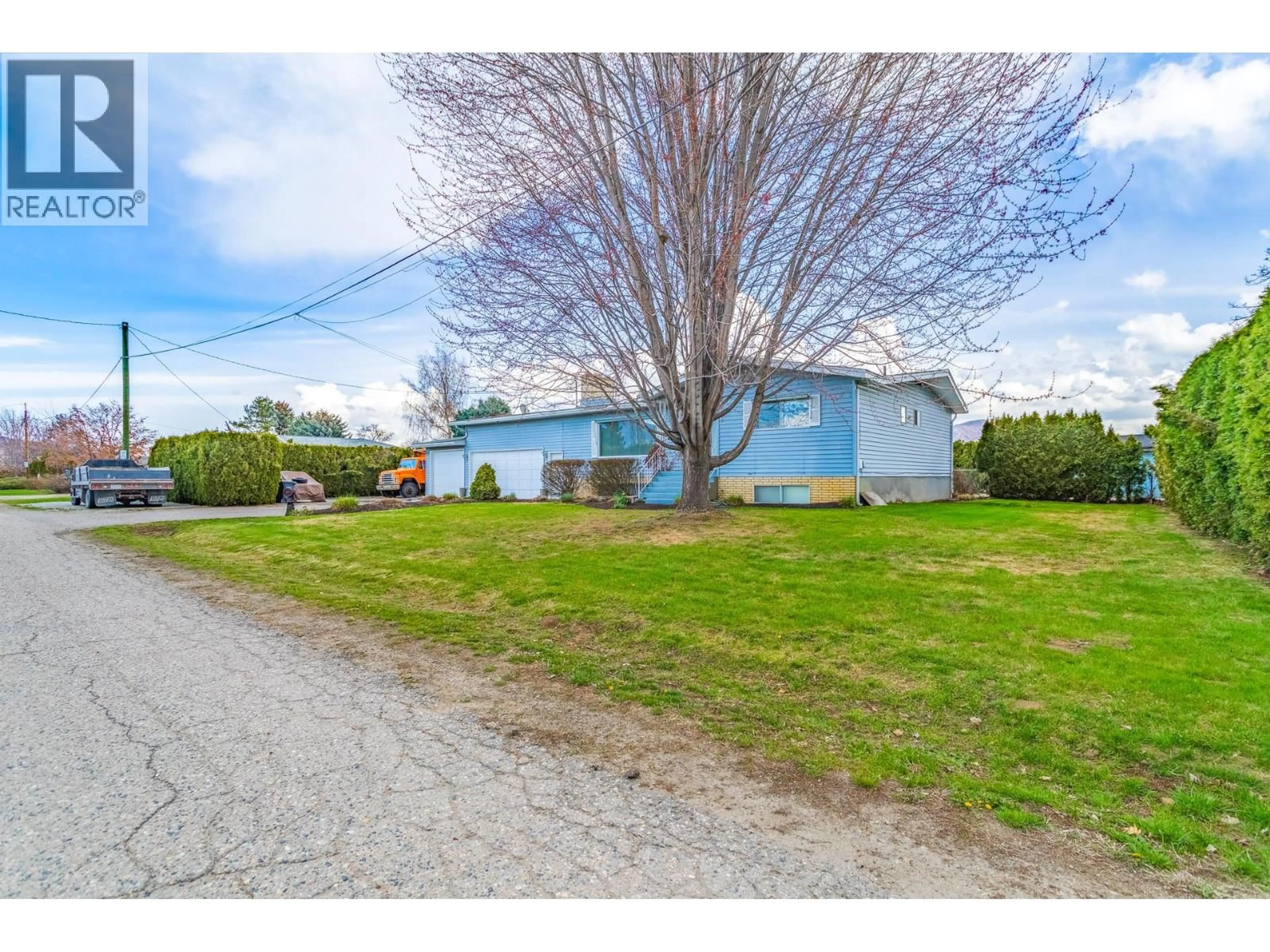 A pic from outside/outdoor area/front of a property/back of a property/a pic from drone, street for 3249 ST. AMAND ROAD, Kelowna British Columbia V1W3P2