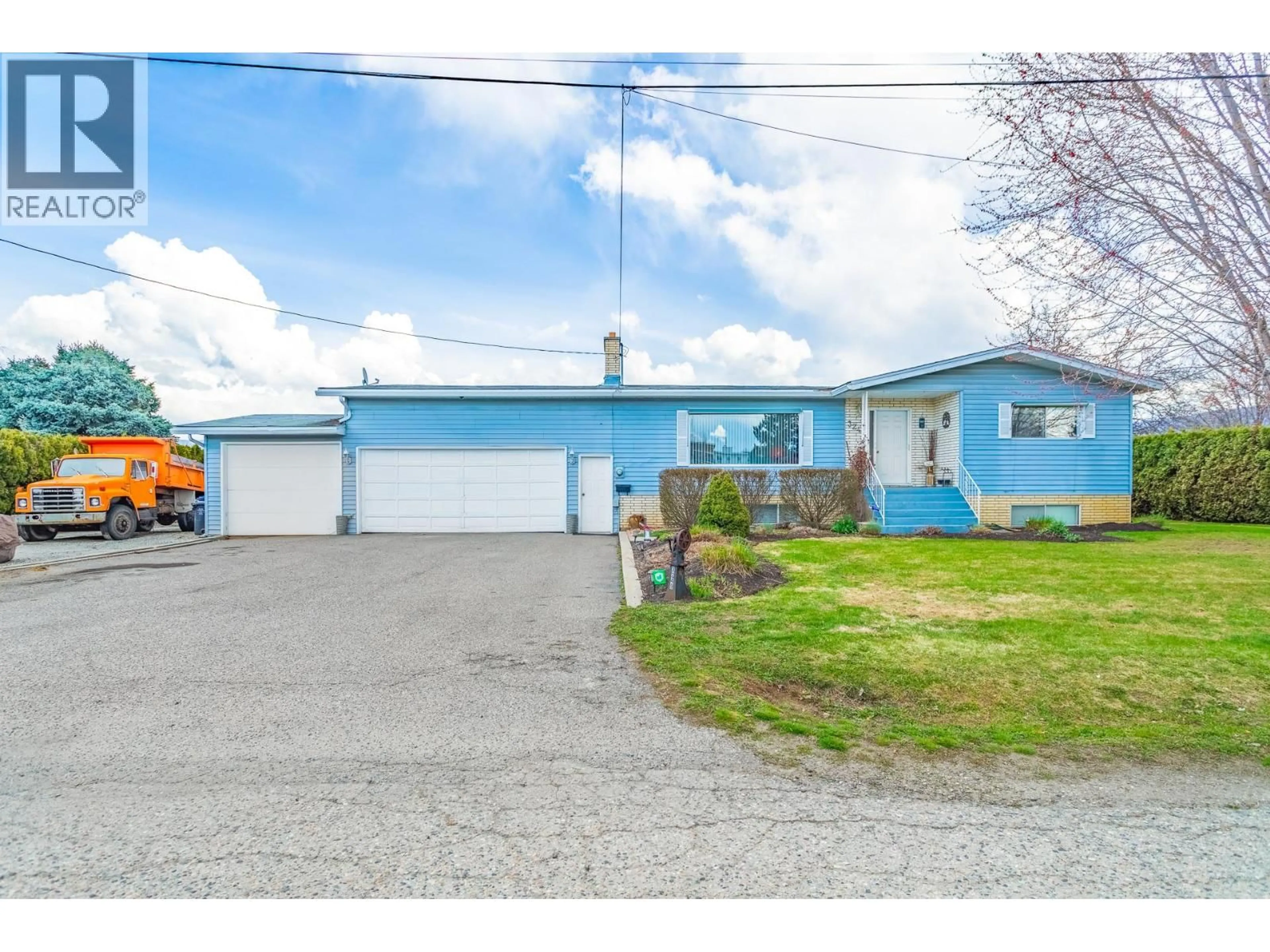 A pic from outside/outdoor area/front of a property/back of a property/a pic from drone, street for 3249 ST. AMAND ROAD, Kelowna British Columbia V1W3P2