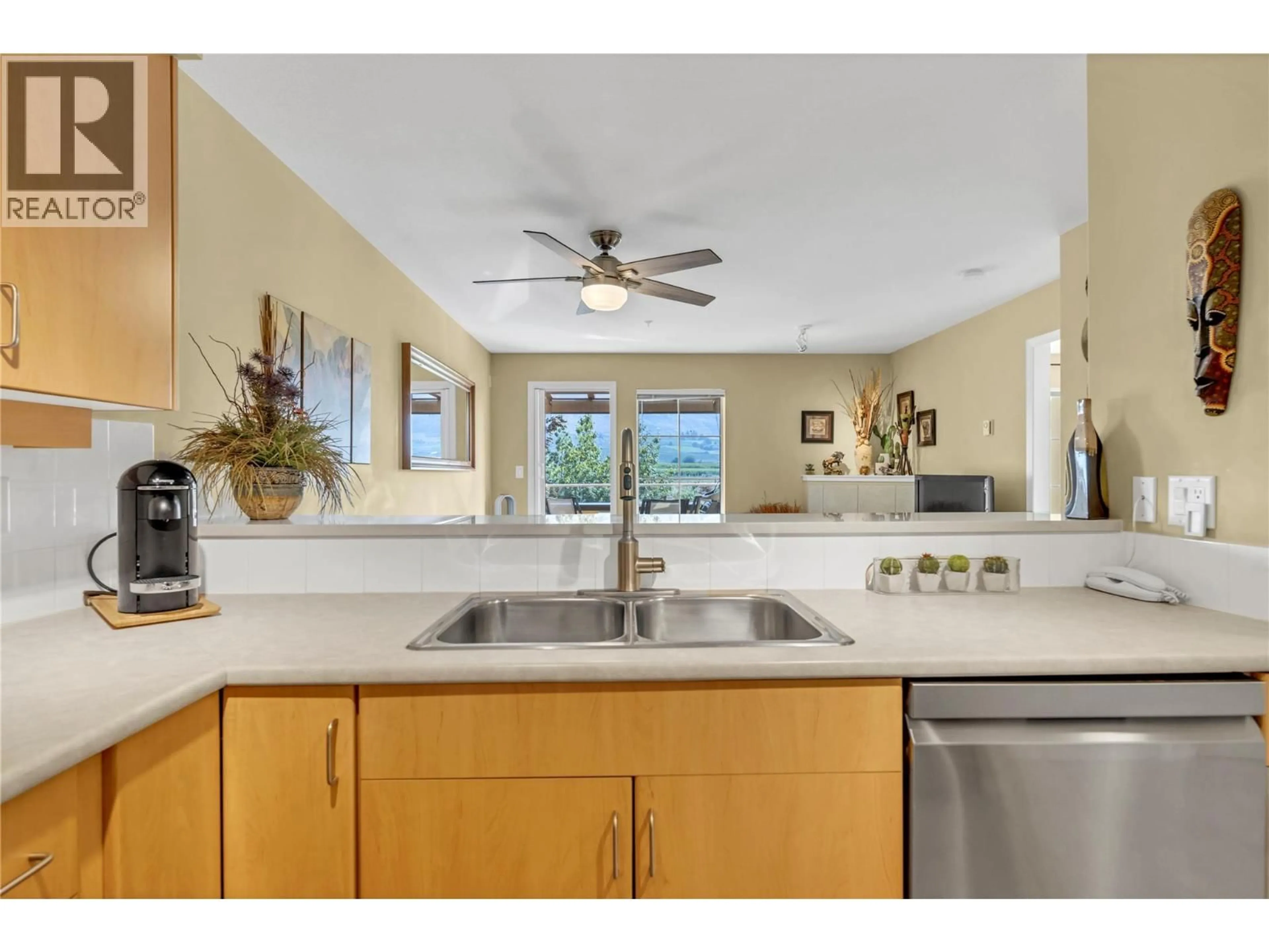 Open concept kitchen, ceramic/tile floor for 304 - 7600 COTTONWOOD DRIVE, Osoyoos British Columbia V0H1V3