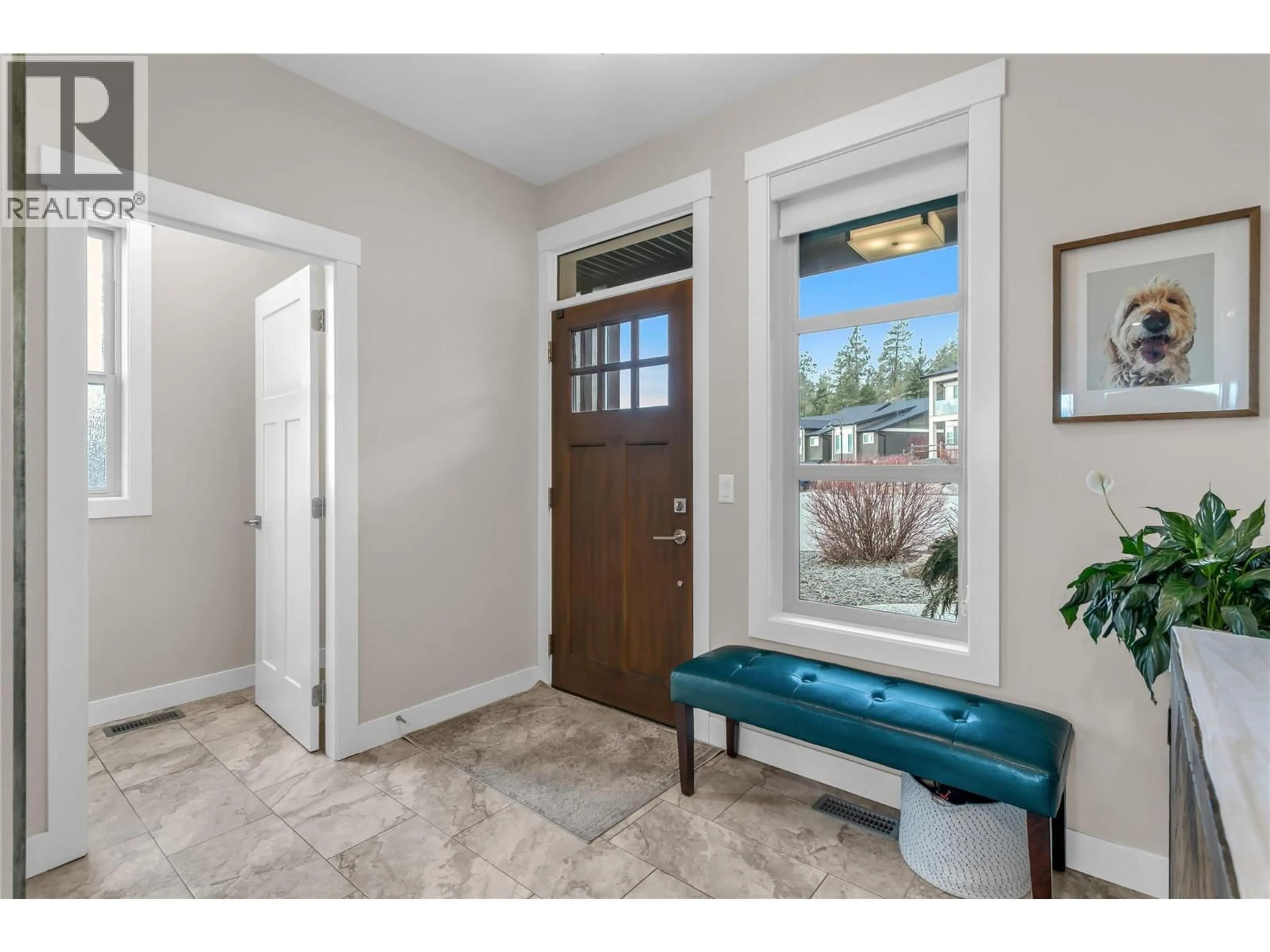 Indoor entryway for 48-1870 ROSEALEE LANE, West Kelowna British Columbia V1Z4E2