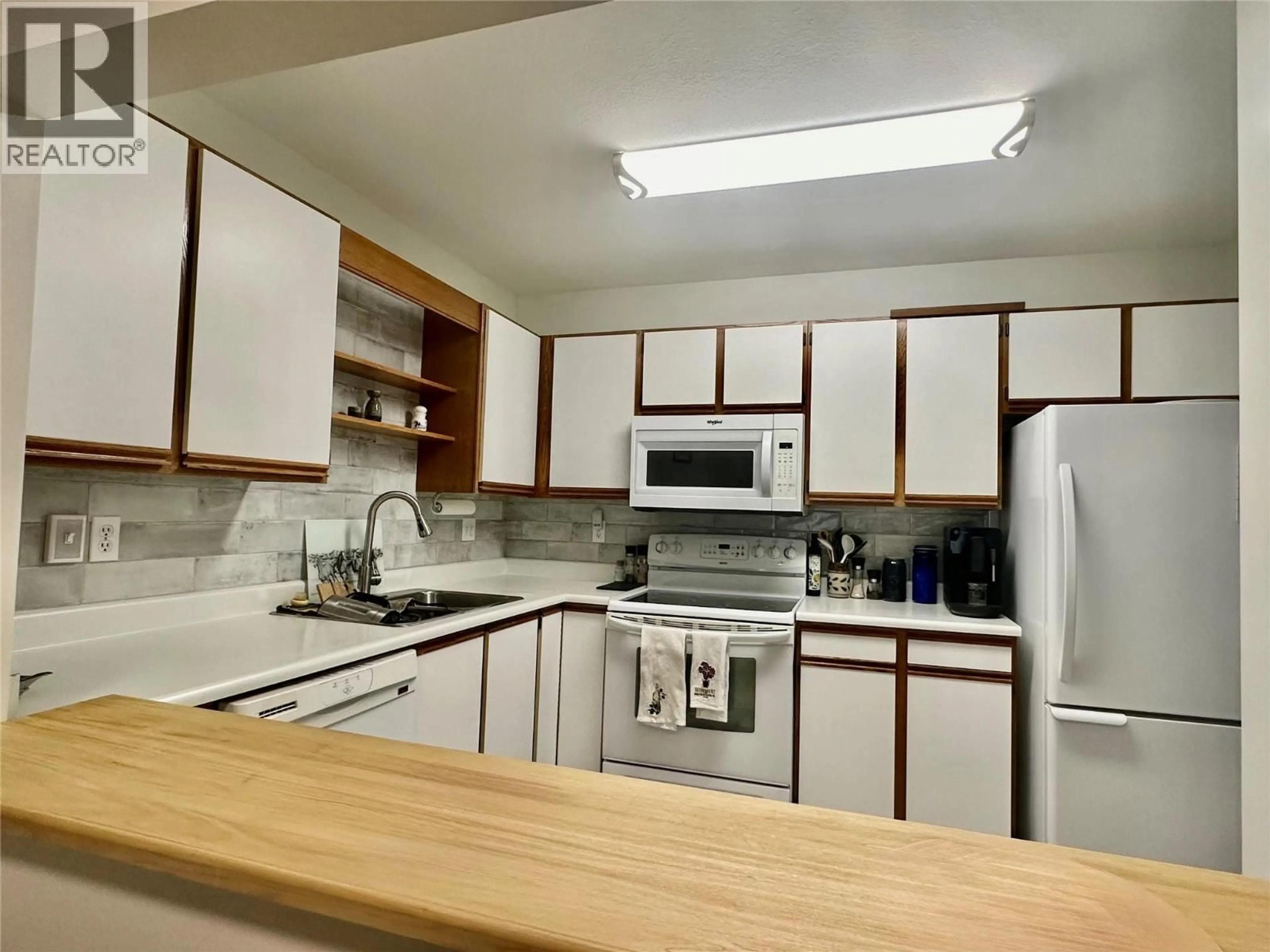 Standard kitchen, unknown for 35 - 6446 MEADOWS DRIVE, Oliver British Columbia V0H1T3