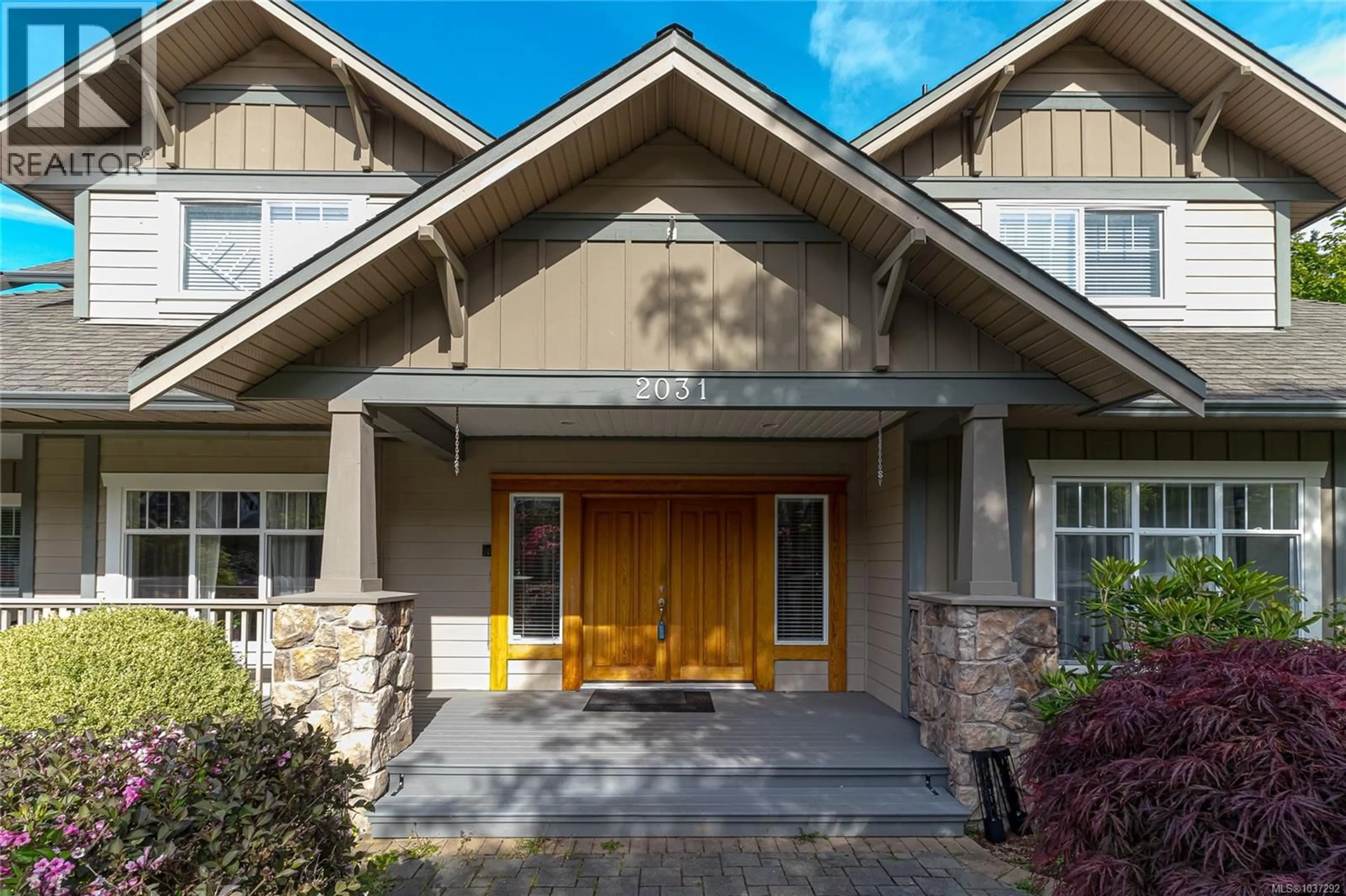 Home with vinyl exterior material, street for 2031 TROON COURT, Langford British Columbia V9B6R6