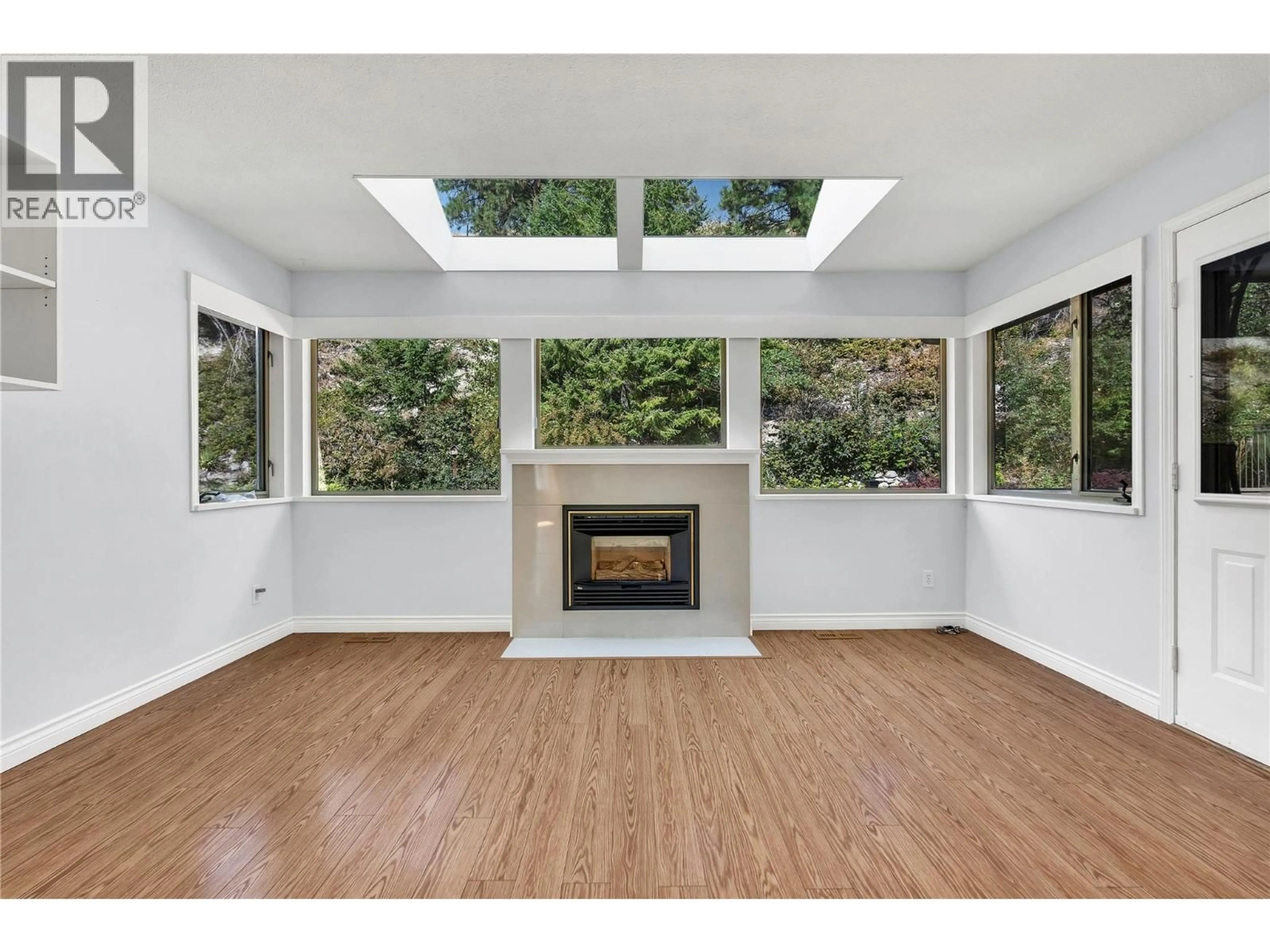 A pic of a room for 207 - 102 FORESTBROOK PLACE, Penticton British Columbia V2A7N4