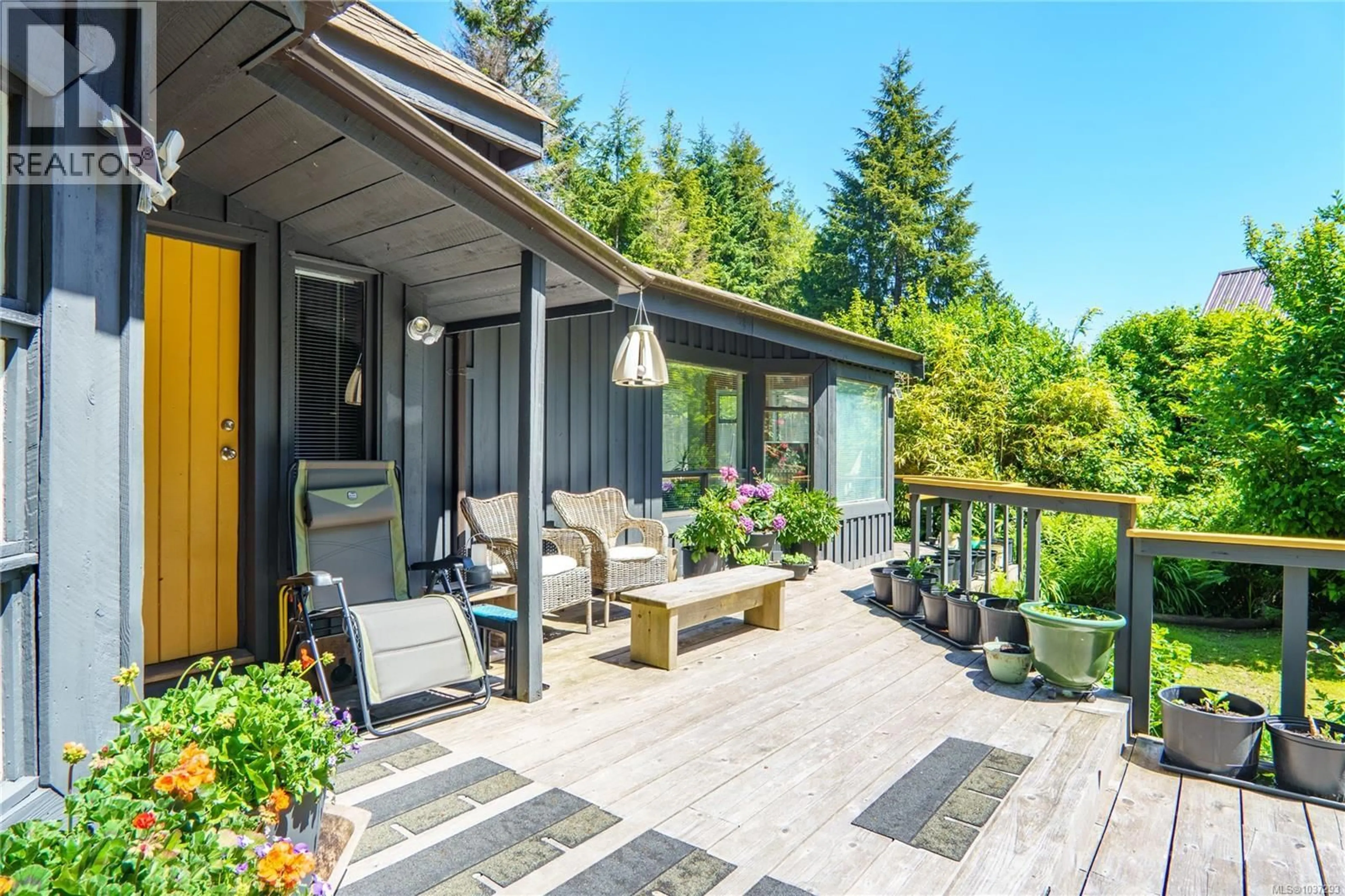 Patio, unknown for 1334 CHESTERMAN BEACH ROAD, Tofino British Columbia V0R2Z0