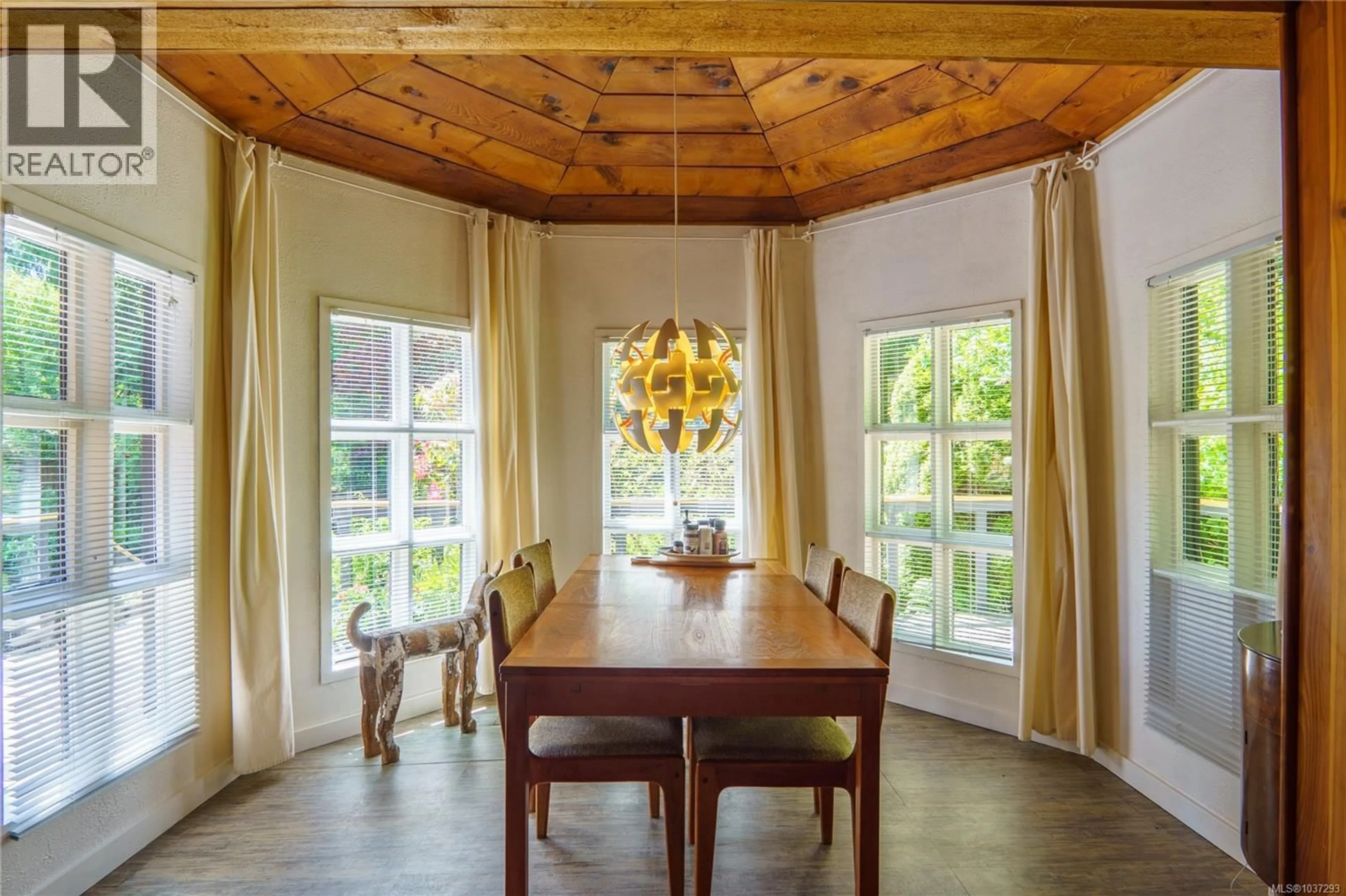 Dining room, wood/laminate floor for 1334 CHESTERMAN BEACH ROAD, Tofino British Columbia V0R2Z0