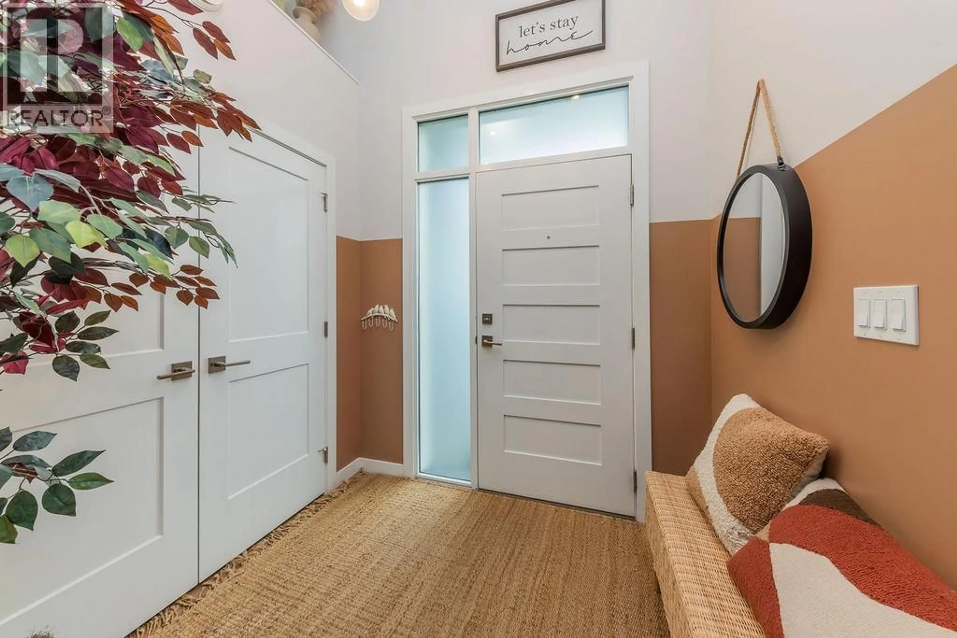 Indoor entryway for 31 - 1900 ORD ROAD, Kamloops British Columbia V2B0B6