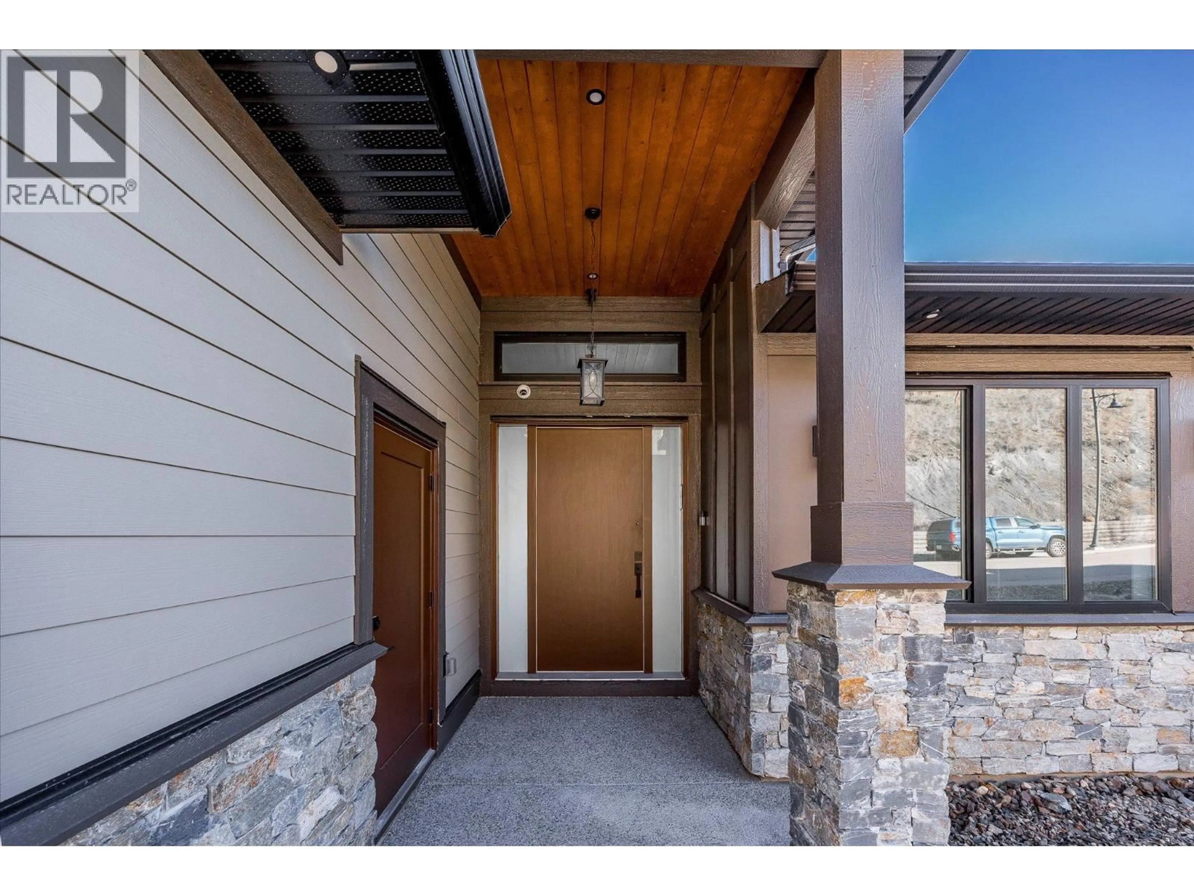 Indoor entryway for 8944 TAVISTOCK ROAD, Vernon British Columbia V1H2K9