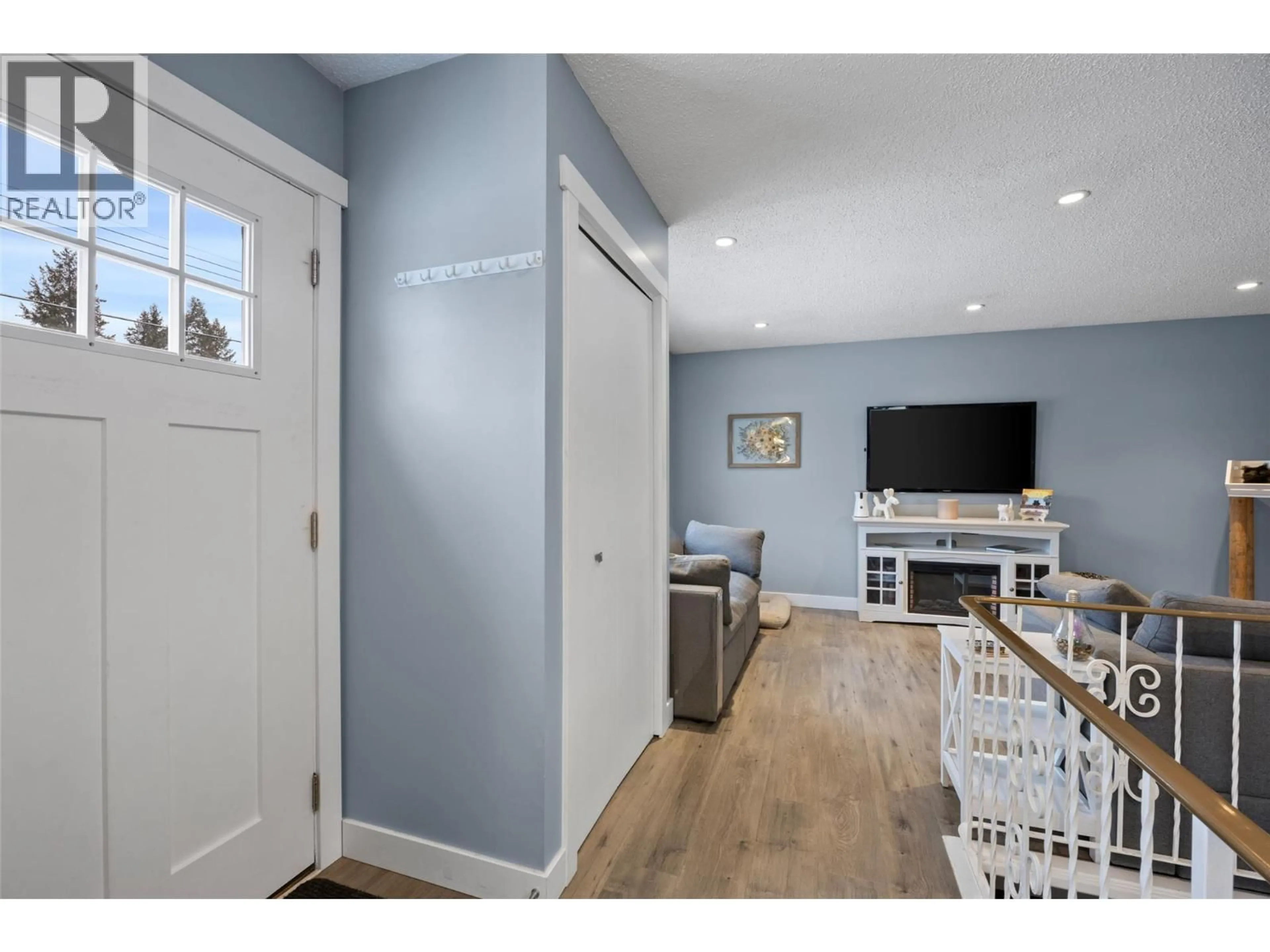 Indoor entryway for 453 ROBIN DRIVE, Barriere British Columbia V2H1T7