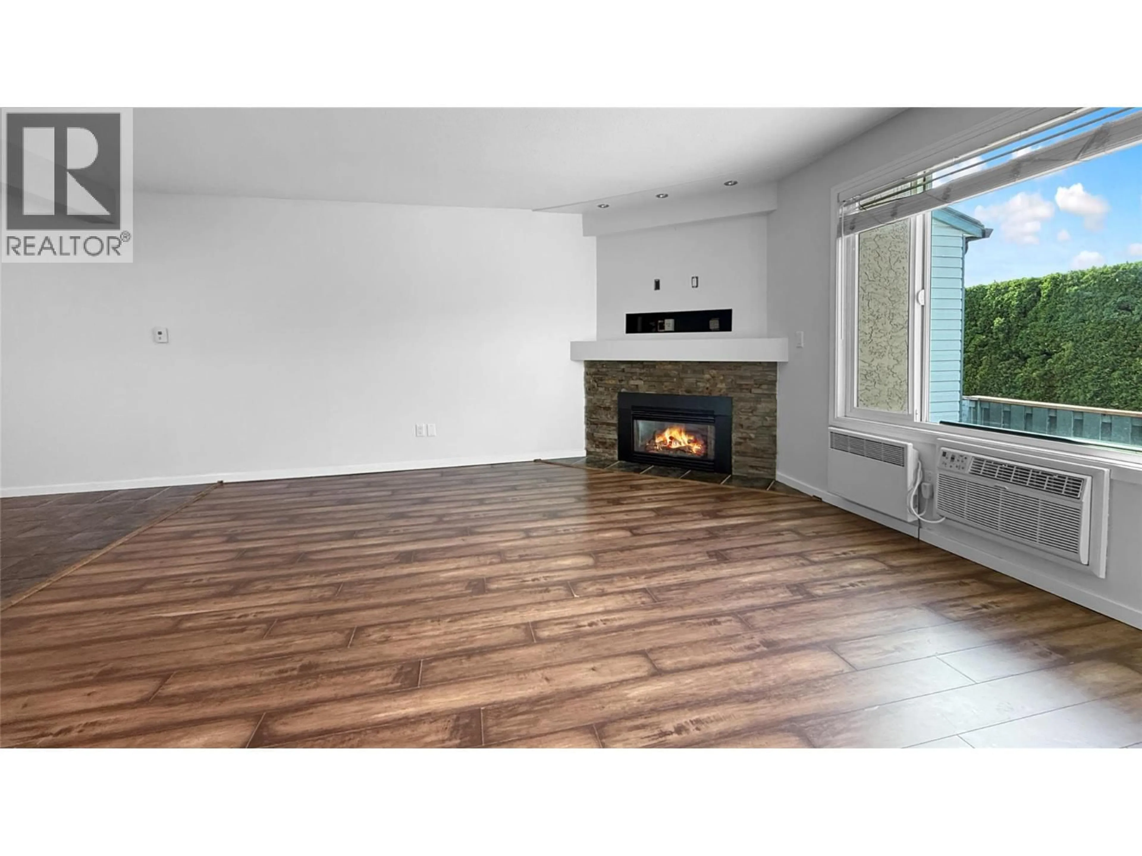 A pic of a room for 17 - 1471 INKAR ROAD, Kelowna British Columbia V1Y8J1