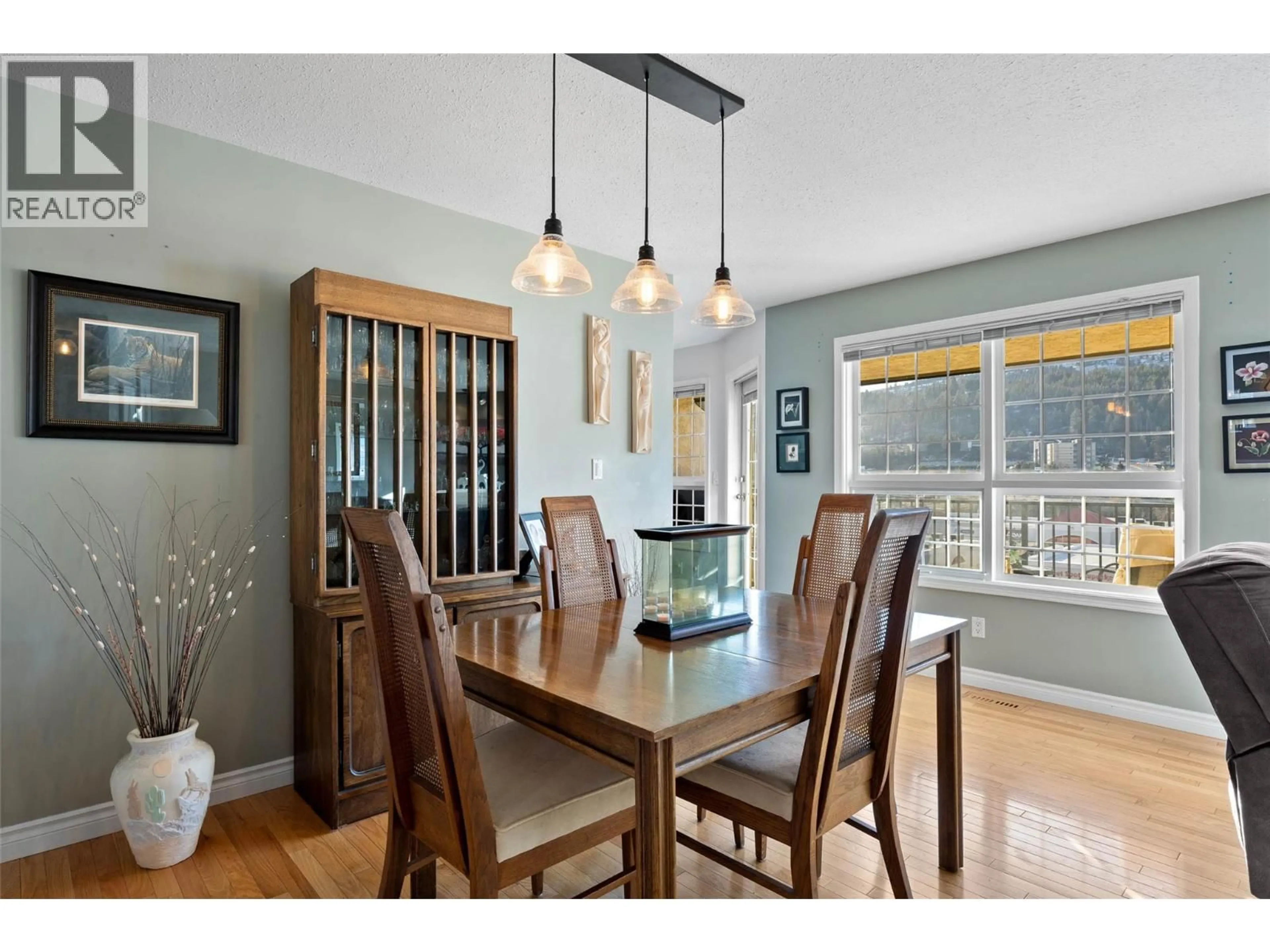 Dining room, wood/laminate floor for 44 - 1750 PACIFIC WAY, Kamloops British Columbia V2E2K8