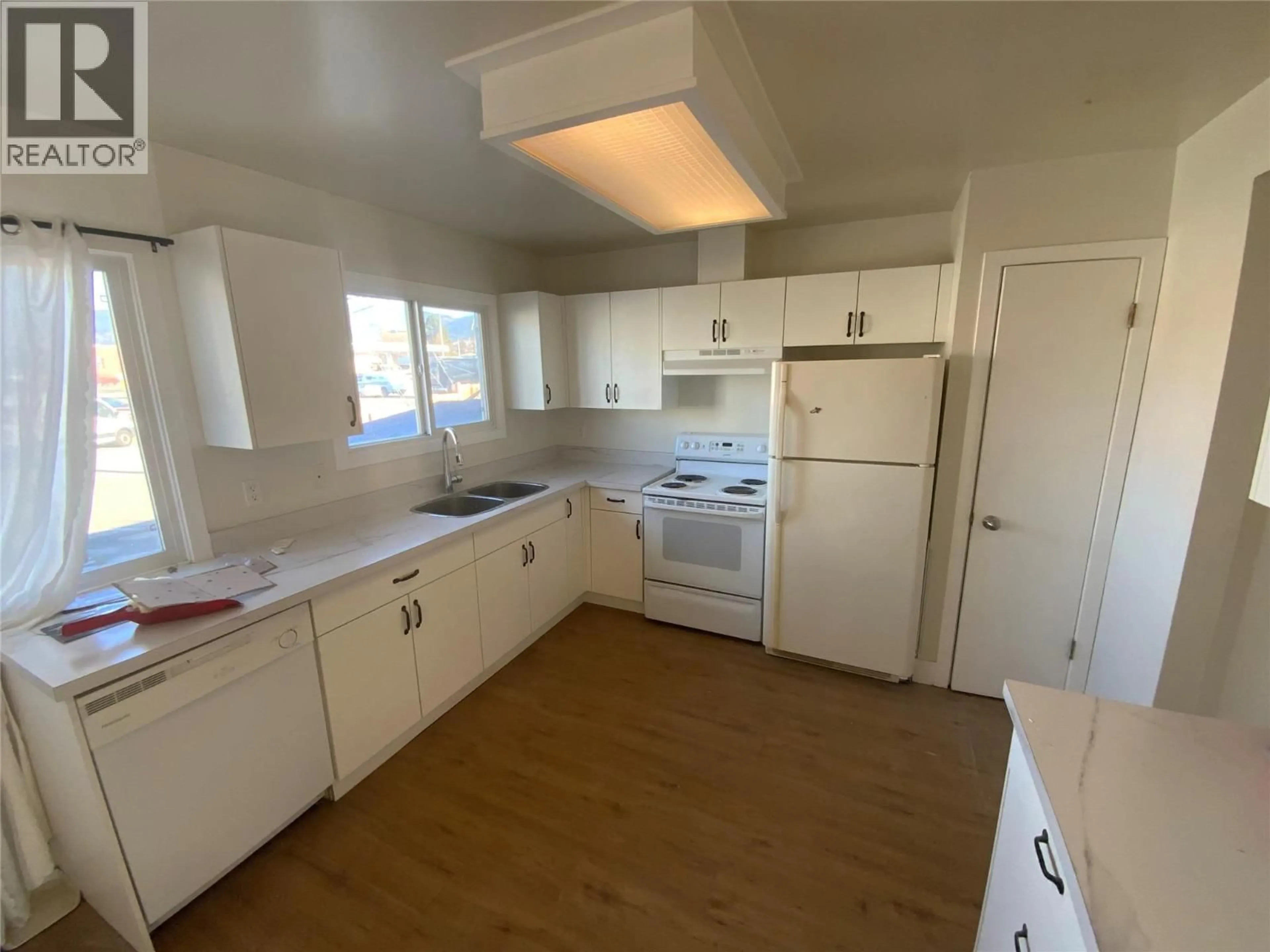 Standard kitchen, unknown for 709 CHASE AVENUE, Penticton British Columbia V2A2M8