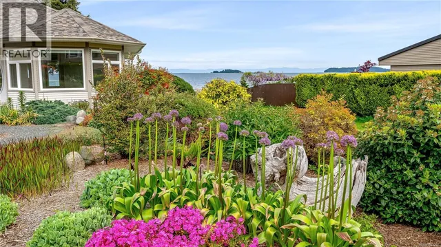 4778 KILMARNOCK DRIVE, Courtenay 5