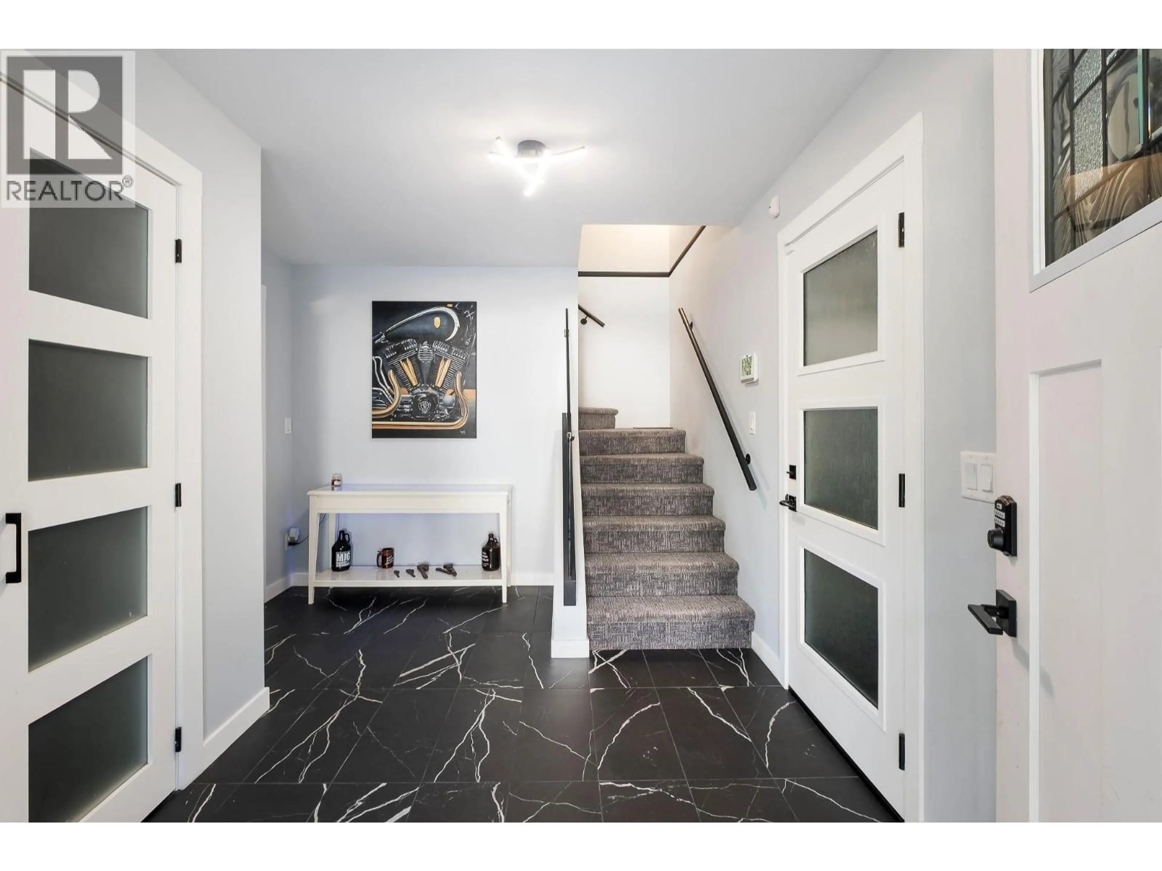 Indoor entryway for 3118 MCIVER ROAD, West Kelowna British Columbia V4T1E6