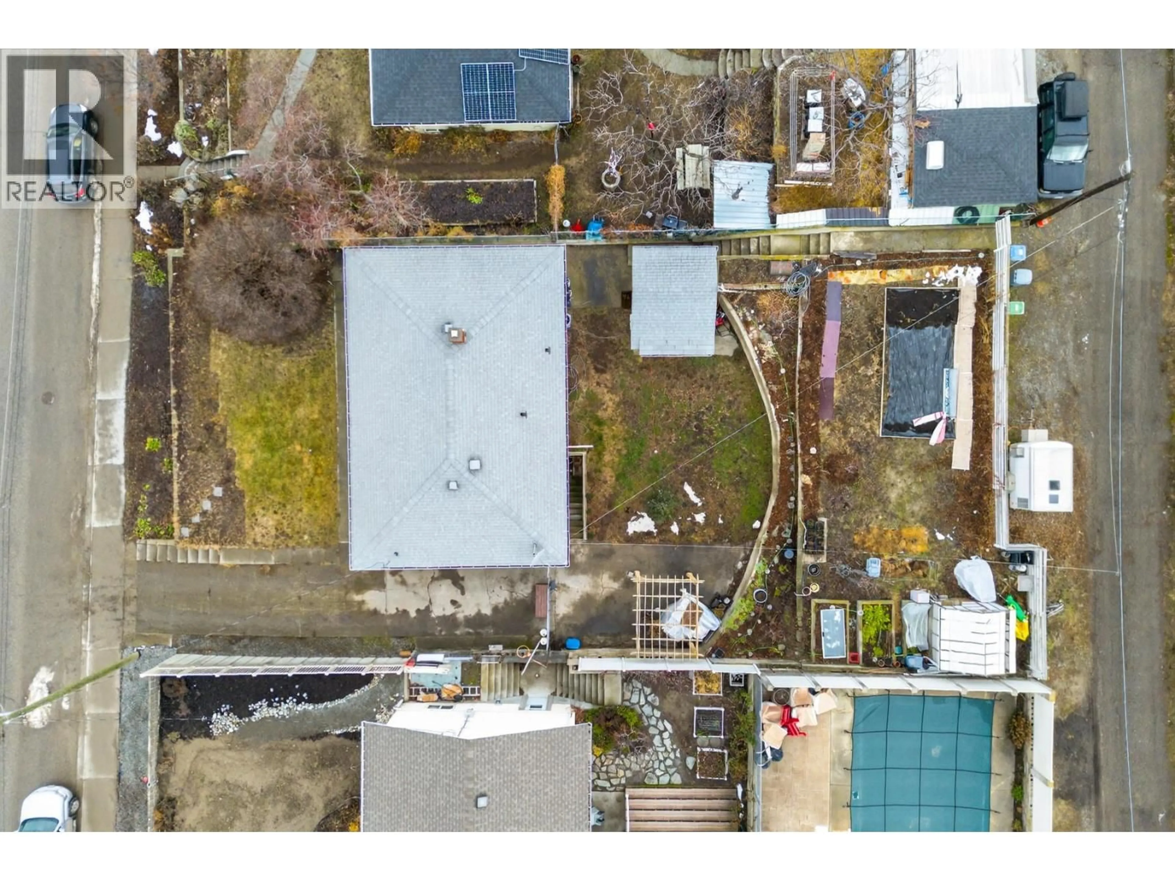A pic from outside/outdoor area/front of a property/back of a property/a pic from drone, street for 1055 FRASER STREET, Kamloops British Columbia V2C3H8