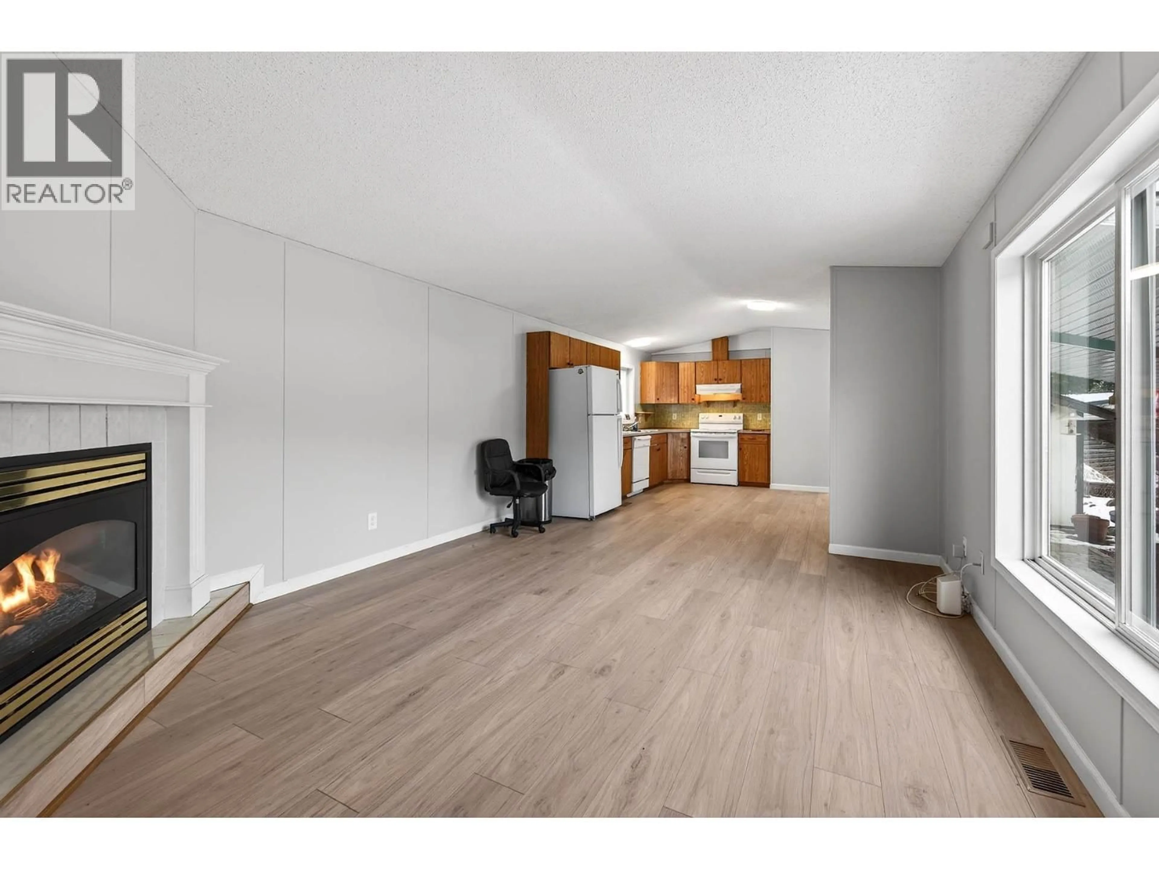 A pic of a room for 102 - 1555 HOWE ROAD, Kamloops British Columbia V1S1Y4