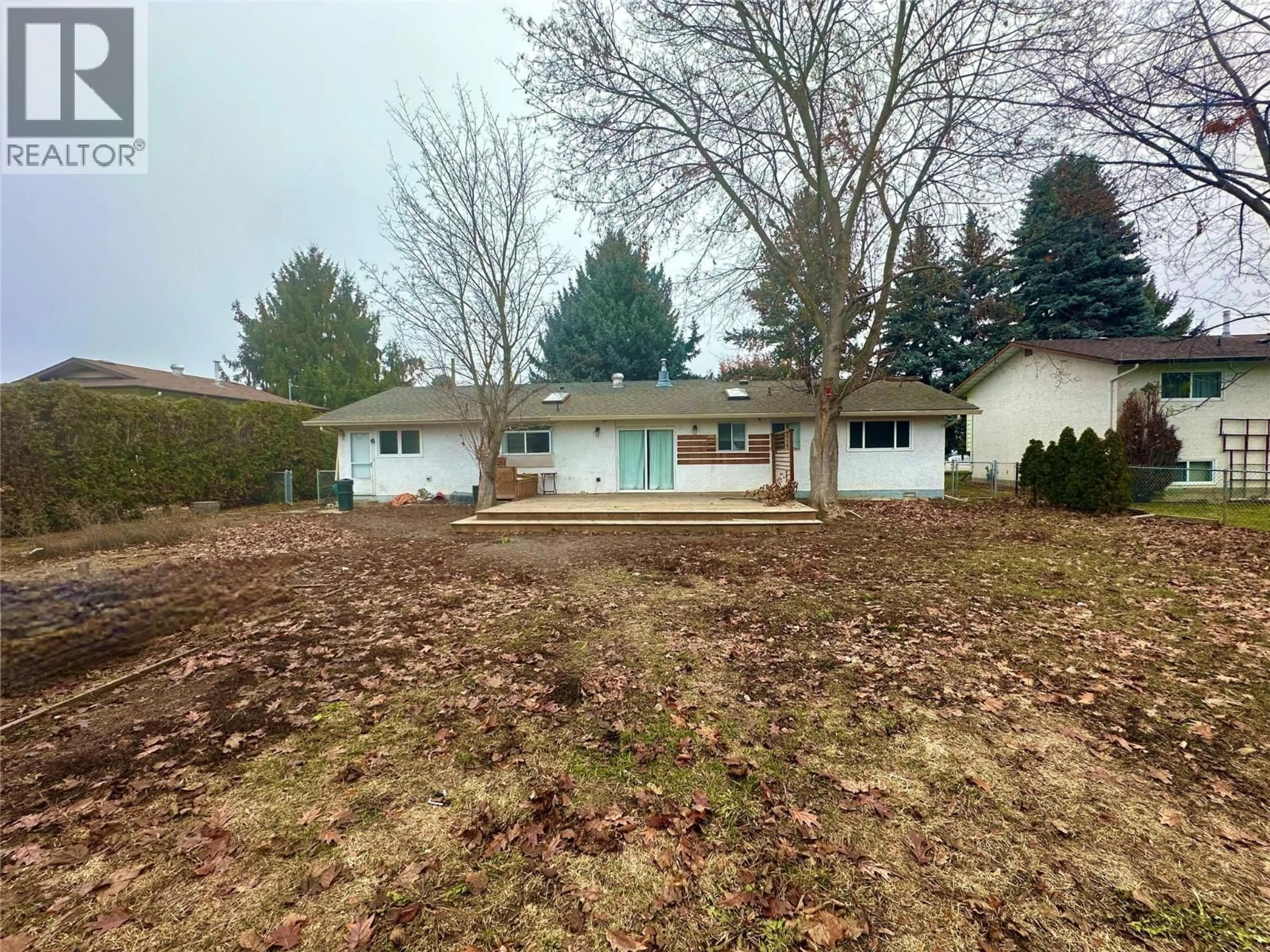 A pic from outside/outdoor area/front of a property/back of a property/a pic from drone, street for 535 HARDIE ROAD, Rutland British Columbia V1X2H3